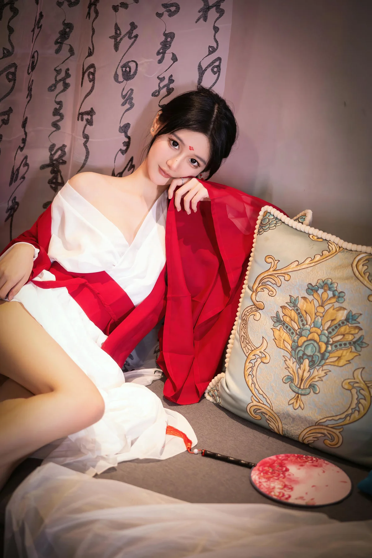XiuRen 秀人 No.N240 谢小蒽古风制服红袍 - 1