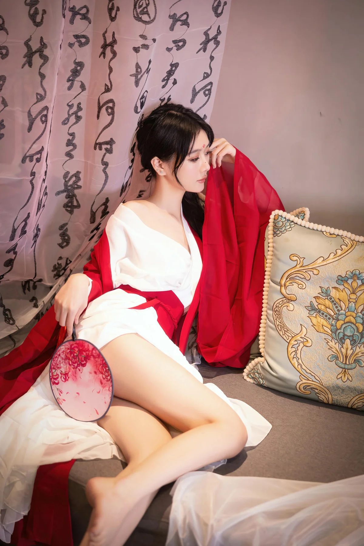 XiuRen 秀人 No.N240 谢小蒽古风制服红袍 - 2