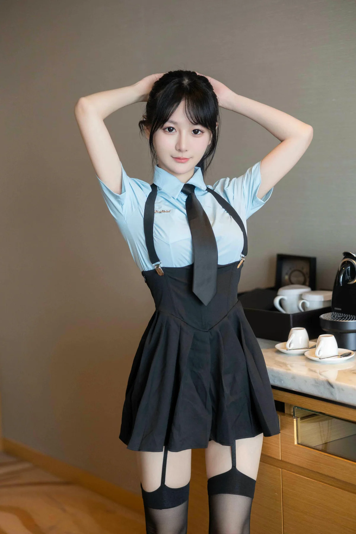 XiuRen 秀人 No.N268 谢小蒽长腿黑丝吊袜 - 4