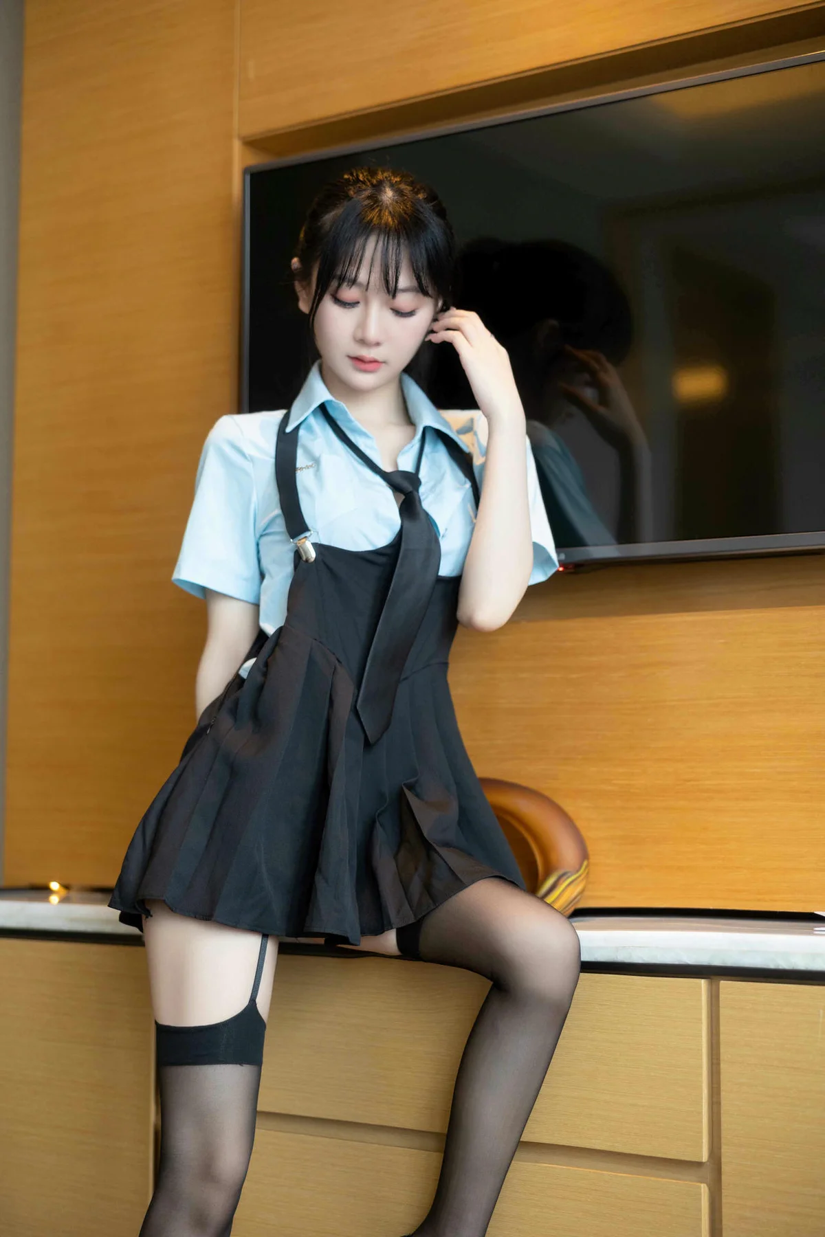 XiuRen 秀人 No.N268 谢小蒽长腿黑丝吊袜 - 4