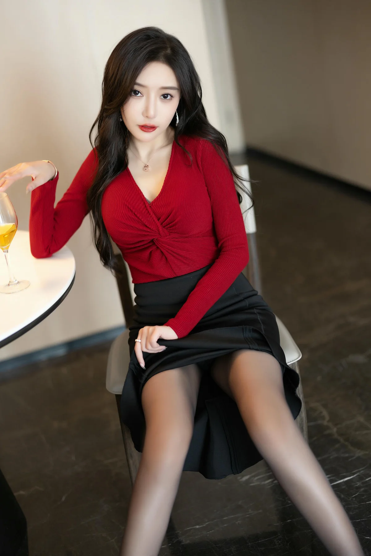 XiuRen 秀人 No.N269 王馨瑶街拍鱼尾裙 - 7