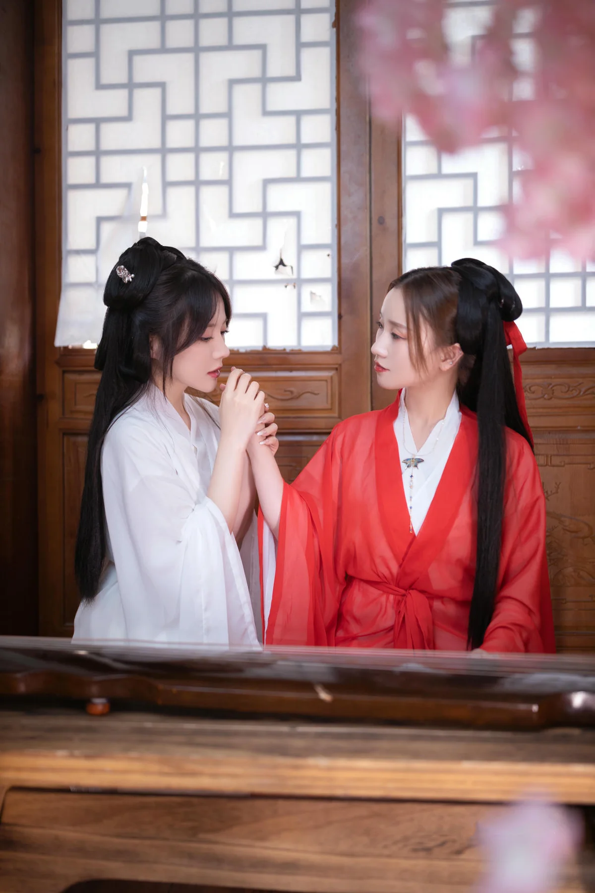 XiuRen 秀人 No.N279 鱼子酱Fish古风双人写真 - 1