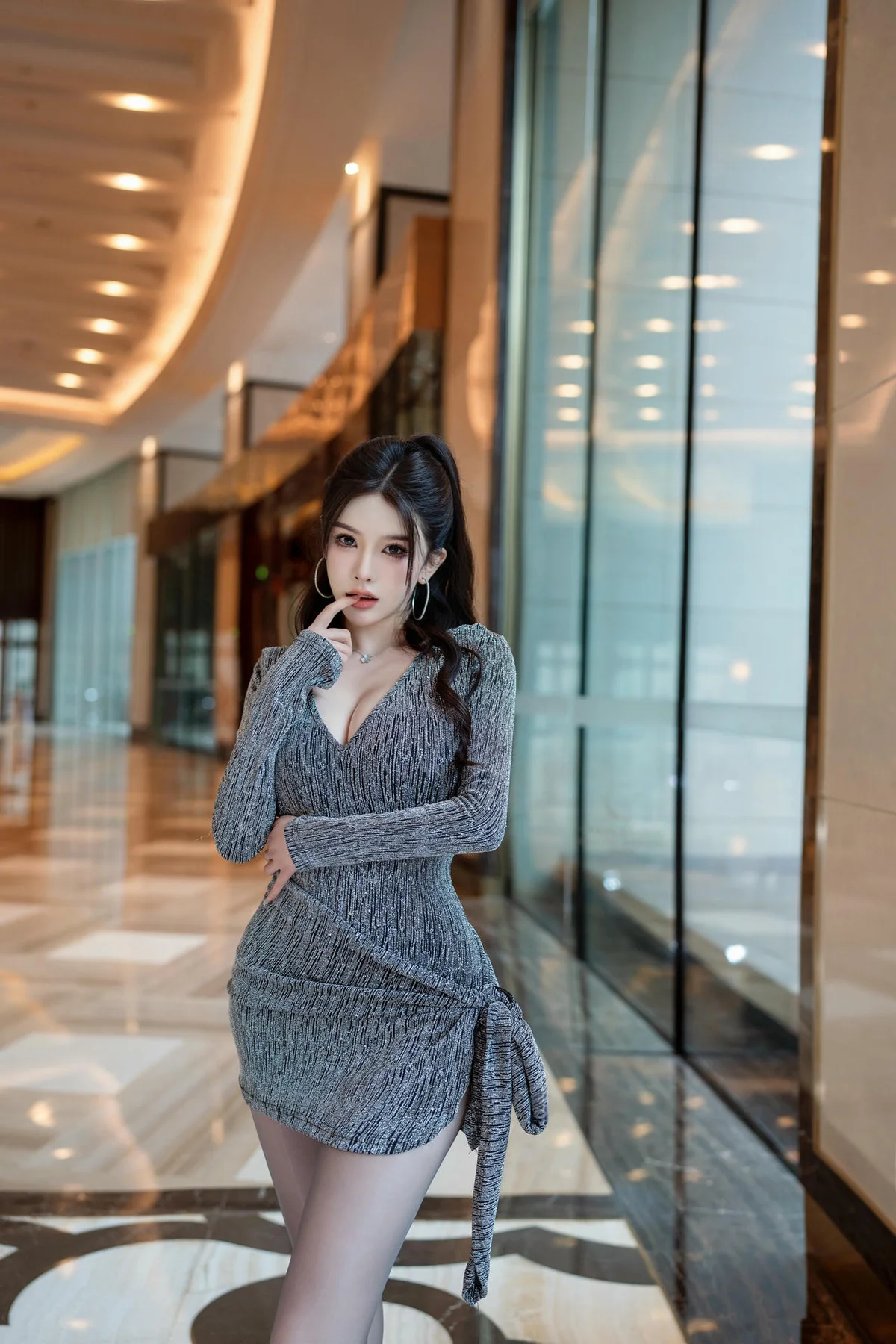 XiuRen 秀人 No.N296 李丽莎香肩黑丝私房 - 2