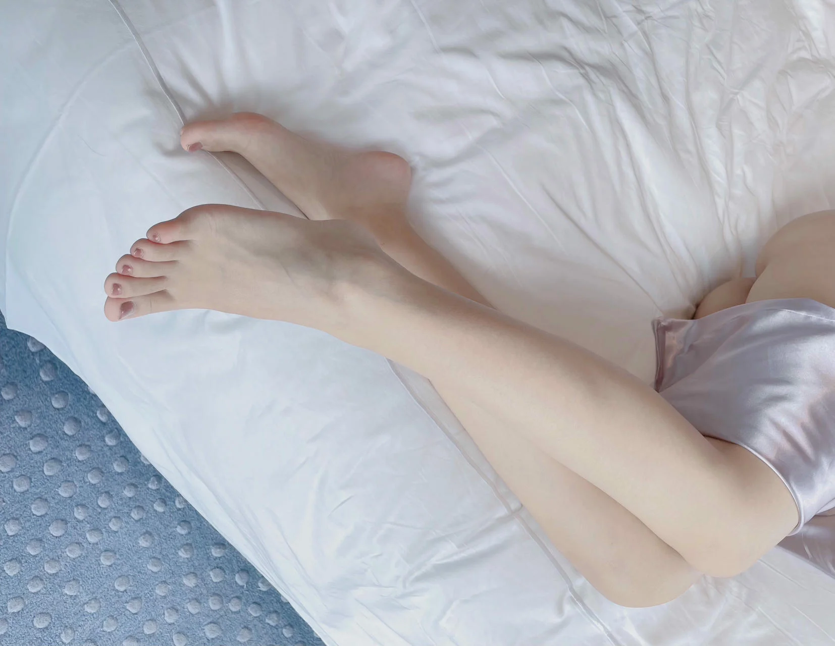 XiuRen 秀人 No.N301 唐安琪街拍美女长腿 - 5