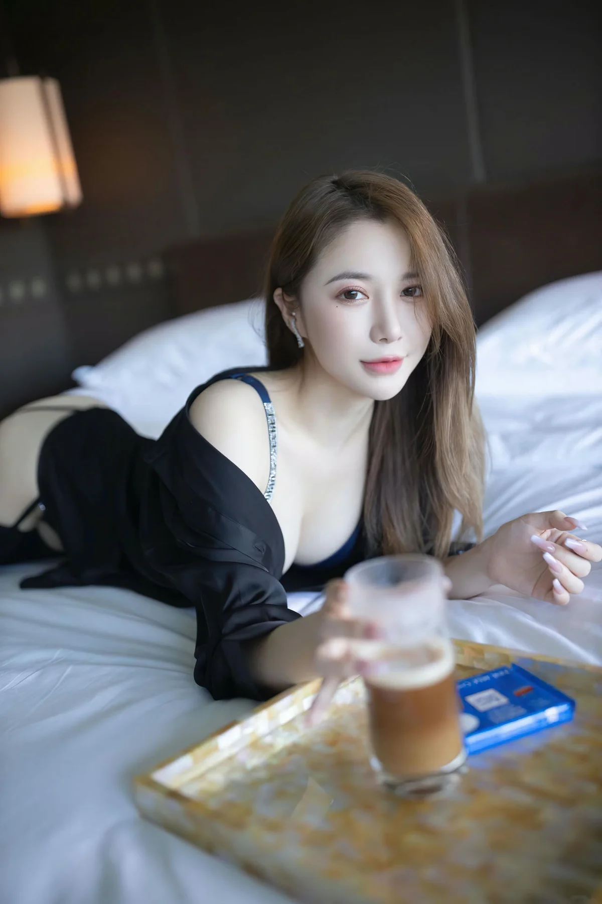 XiuRen 秀人 No.N308 鱼子酱Fish丝绸衬衫吊袜 - 1