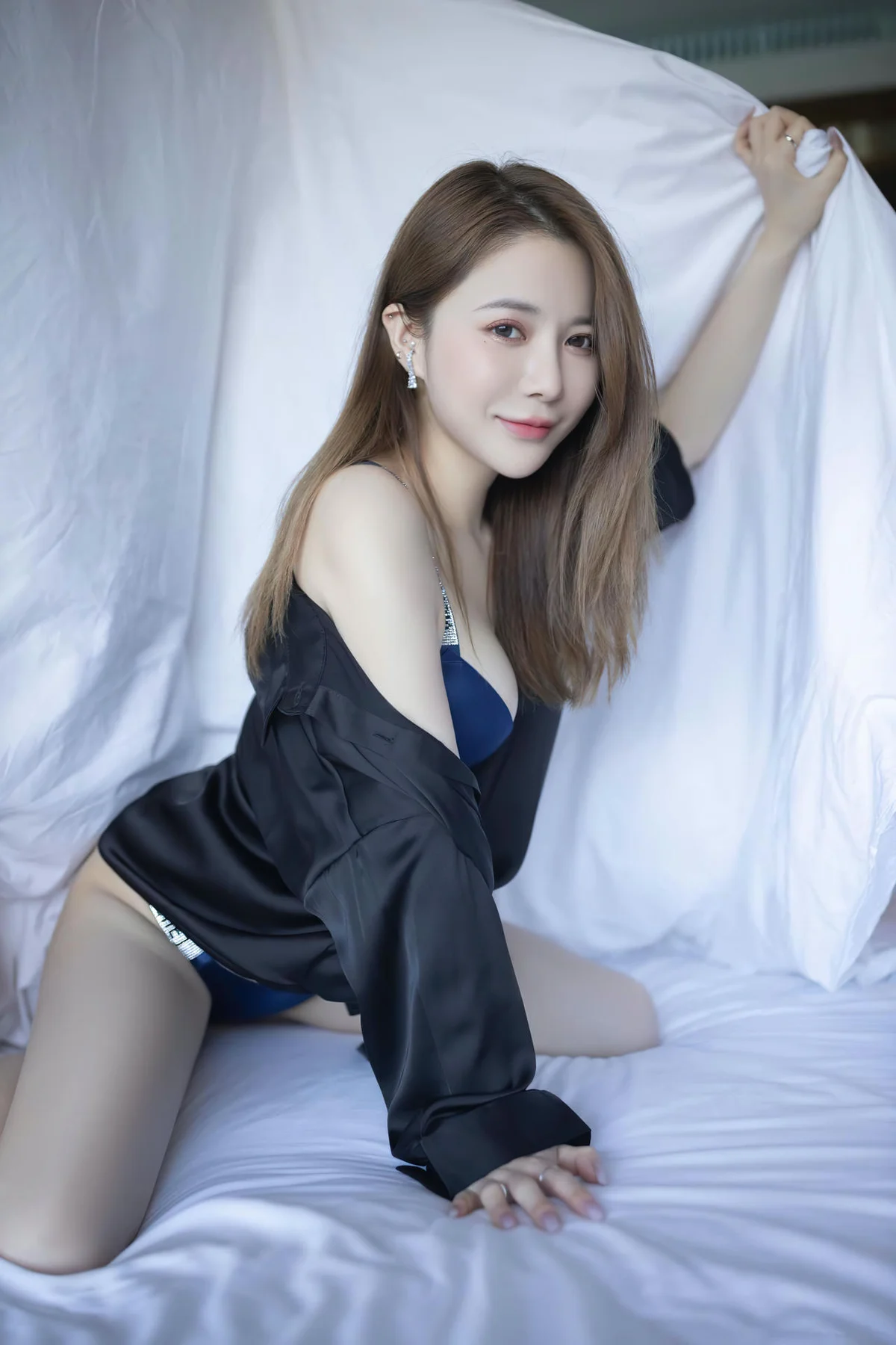 XiuRen 秀人 No.N308 鱼子酱Fish丝绸衬衫吊袜 - 4