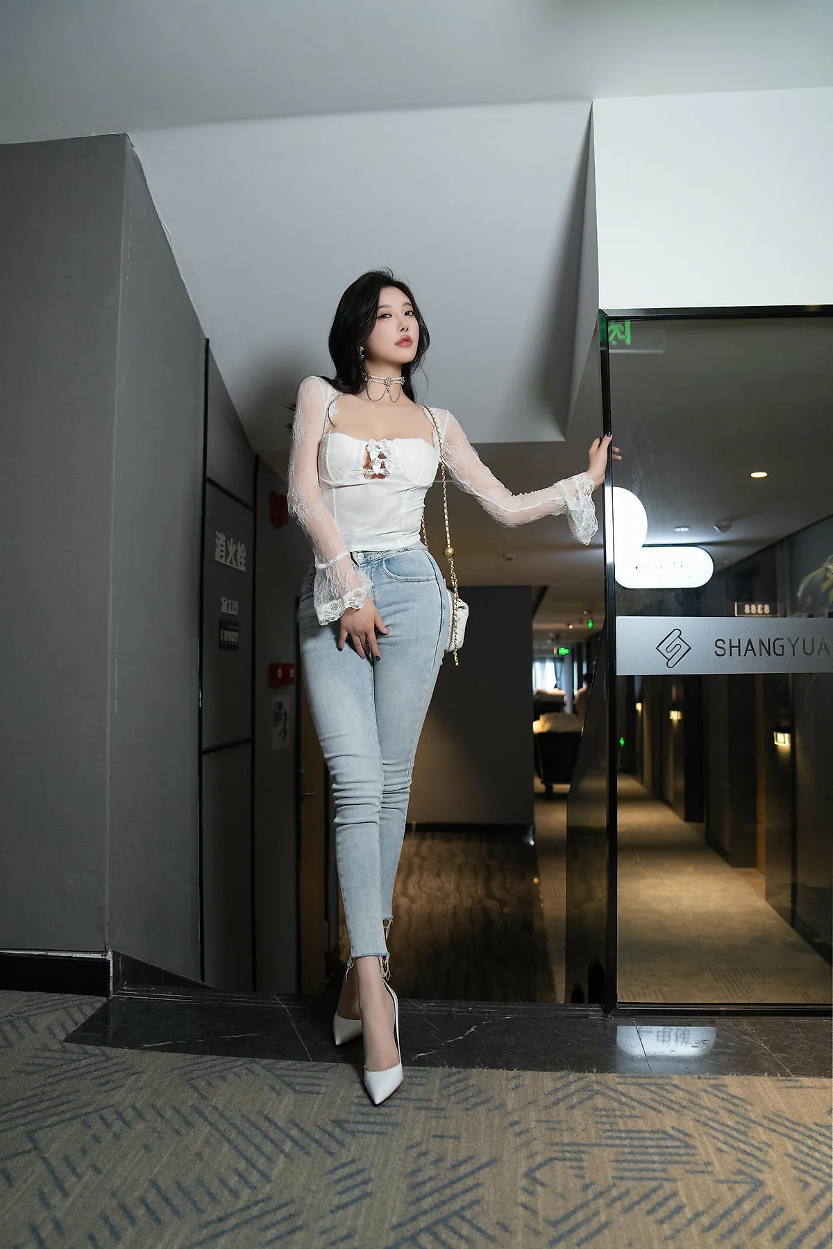 XiuRen 秀人 No.N330 杨晨晨爆乳白丝女神写真 - 10