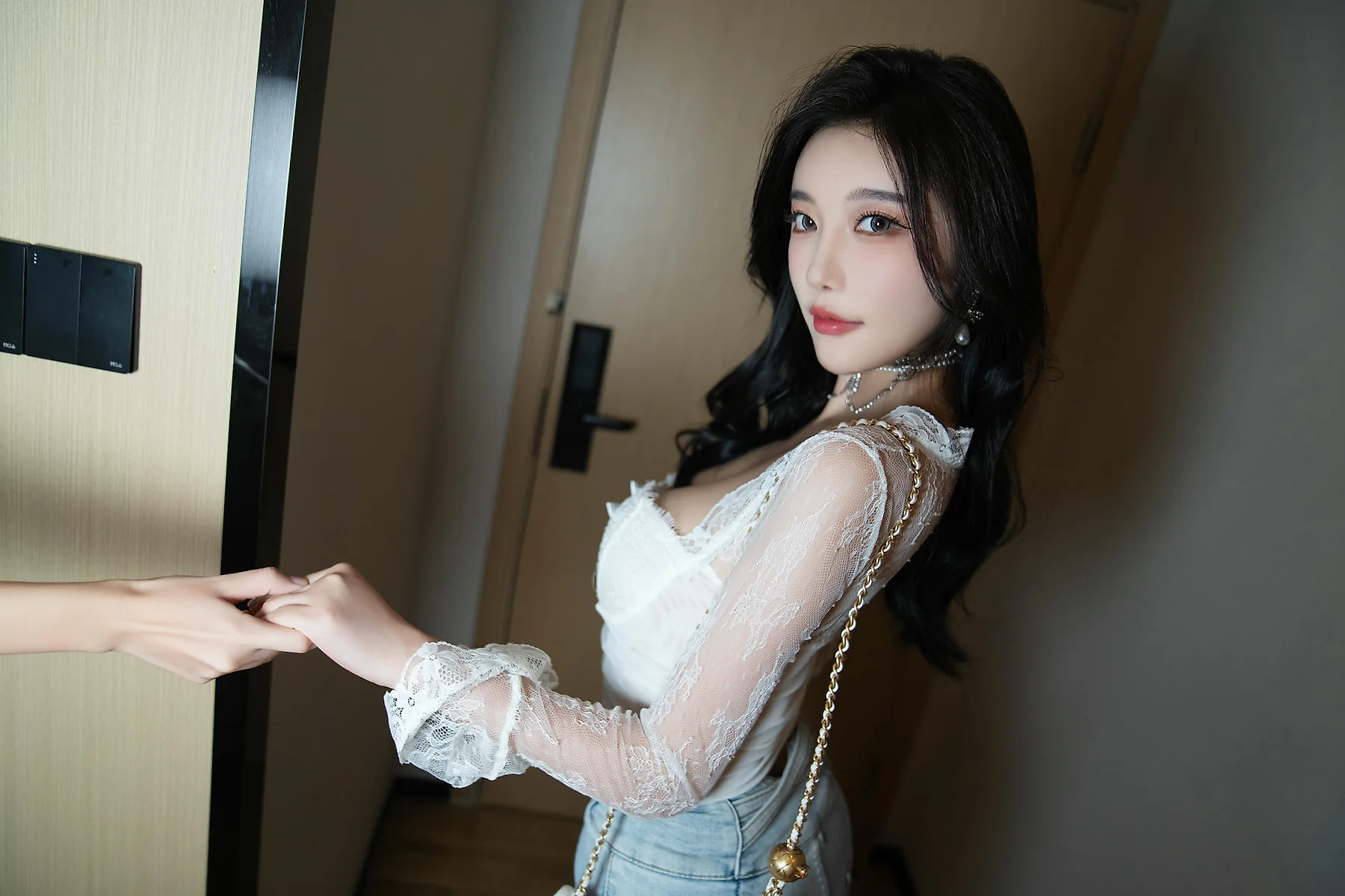 XiuRen 秀人 No.N330 杨晨晨爆乳白丝女神写真 - 8