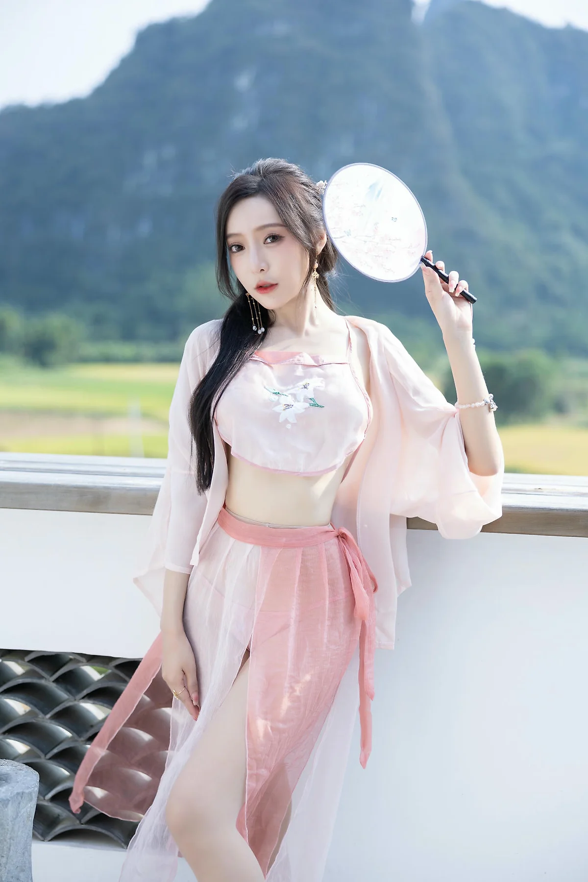 XiuRen 秀人 No.N335 王馨瑶粉色古装写真 - 8