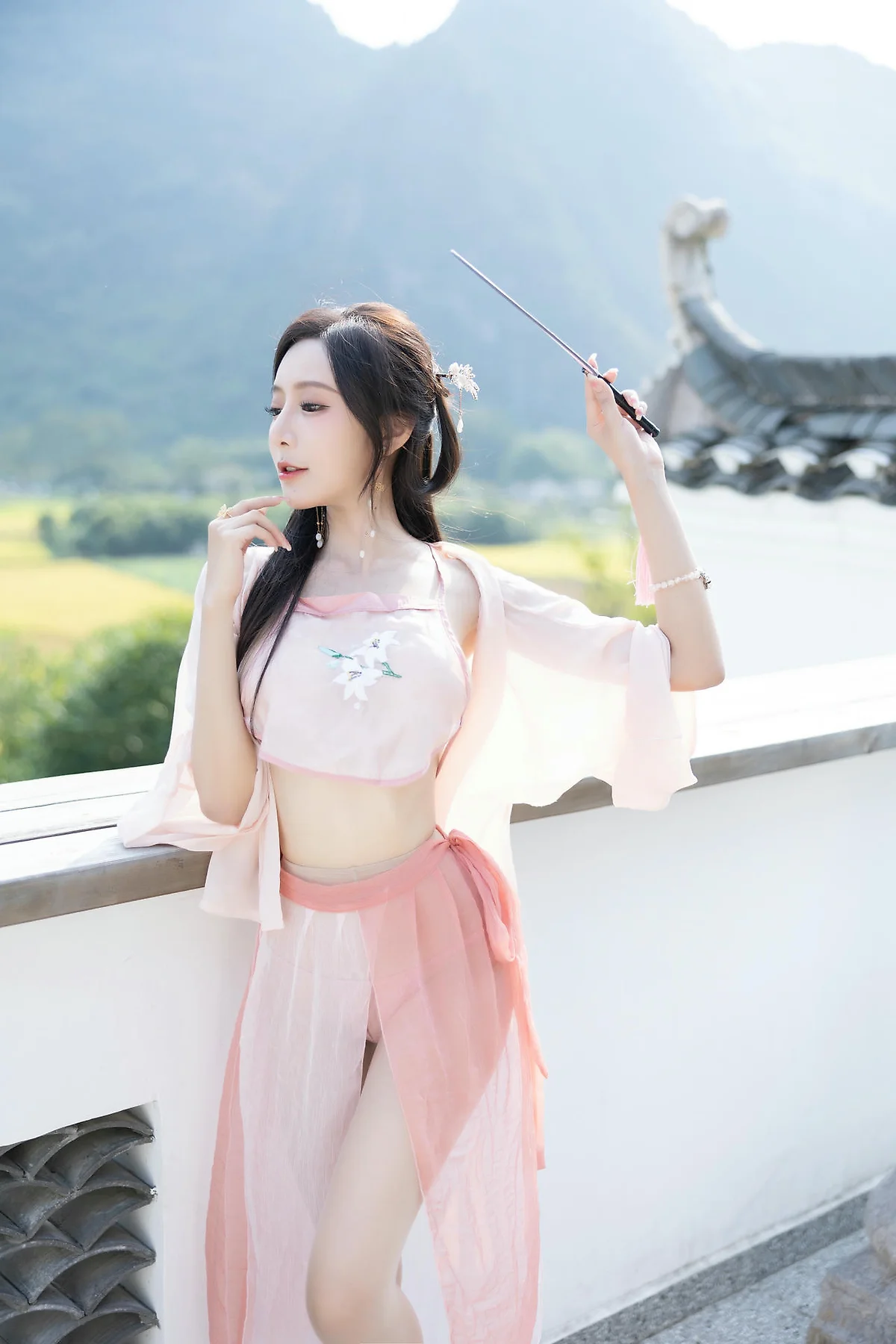 XiuRen 秀人 No.N335 王馨瑶粉色古装写真 - 1