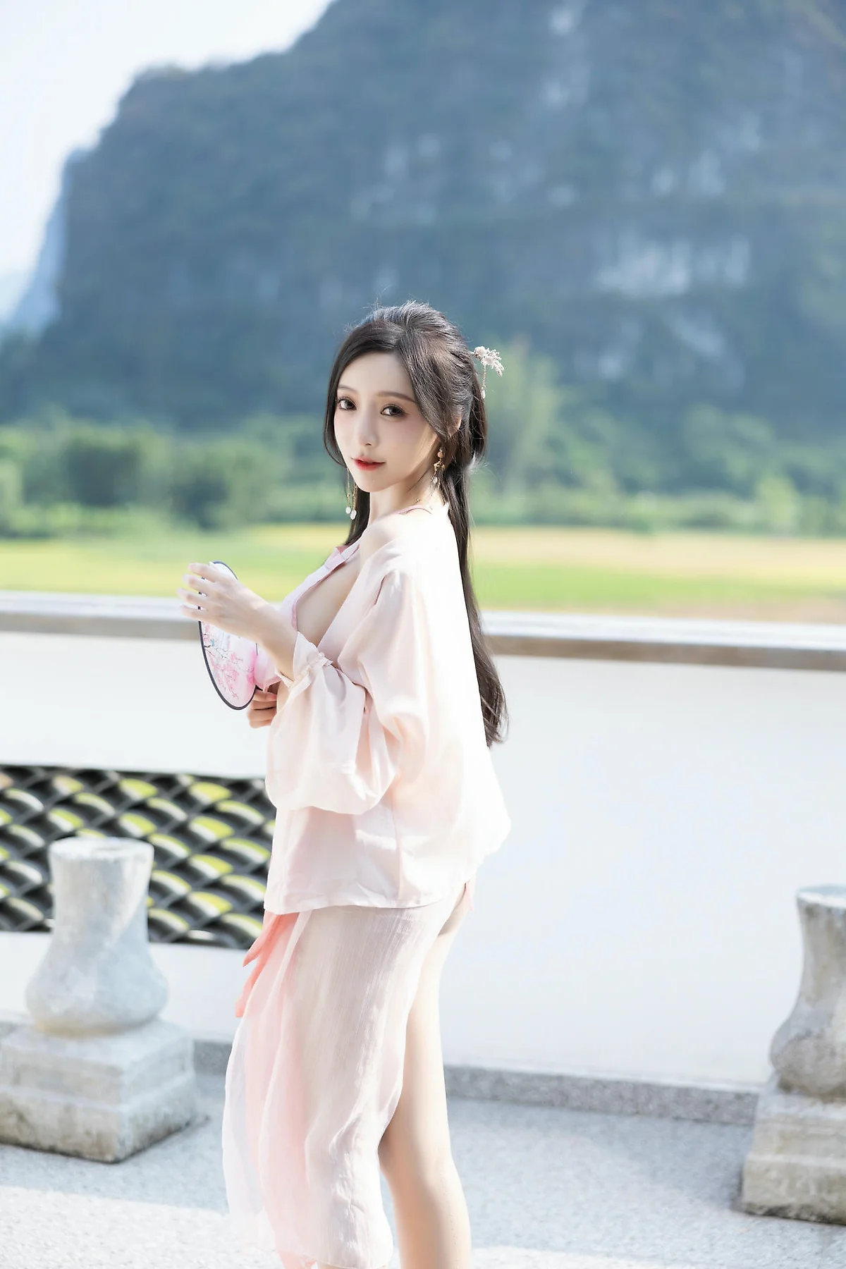 XiuRen 秀人 No.N335 王馨瑶粉色古装写真 - 2