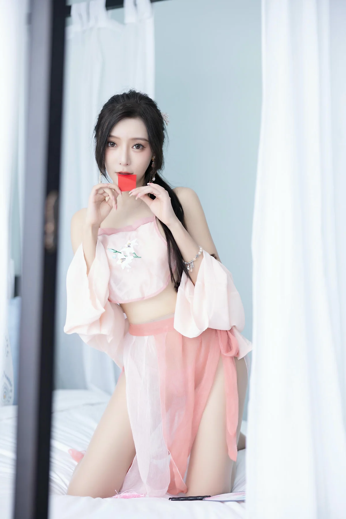 XiuRen 秀人 No.N335 王馨瑶粉色古装写真 - 4