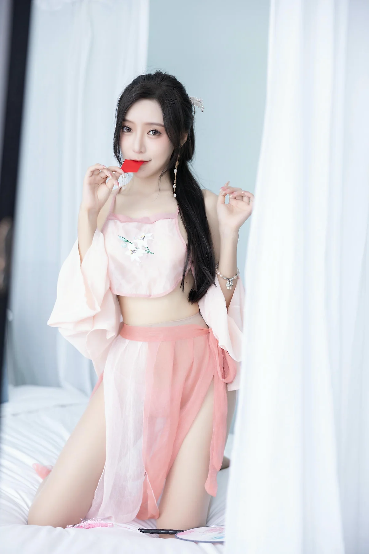 XiuRen 秀人 No.N335 王馨瑶粉色古装写真 - 5