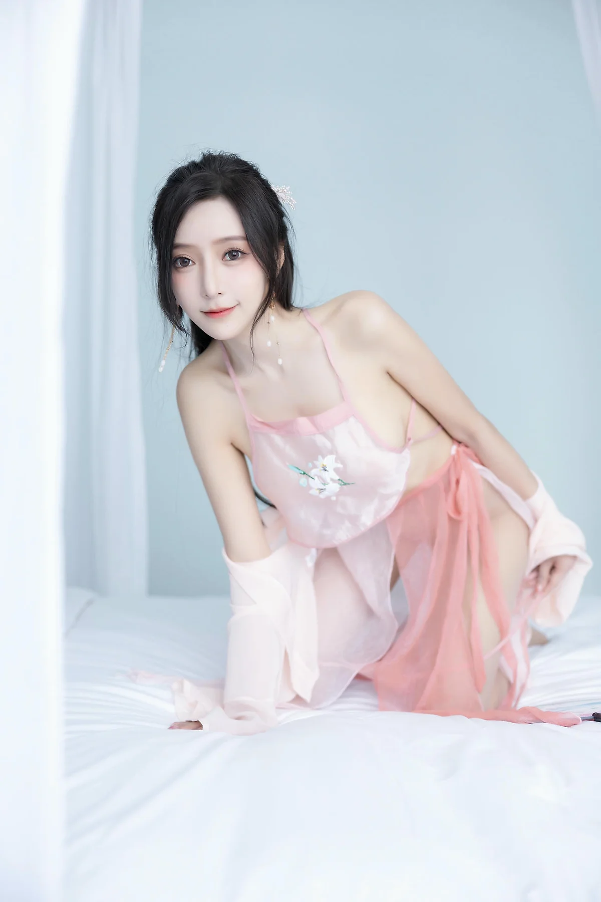 XiuRen 秀人 No.N335 王馨瑶粉色古装写真 - 1