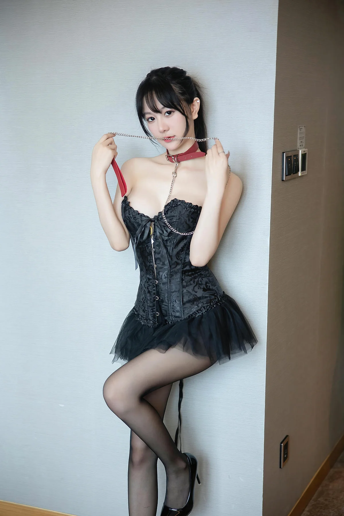 XiuRen 秀人 No.N337 谢小蒽黑丝香肩礼裙 - 3