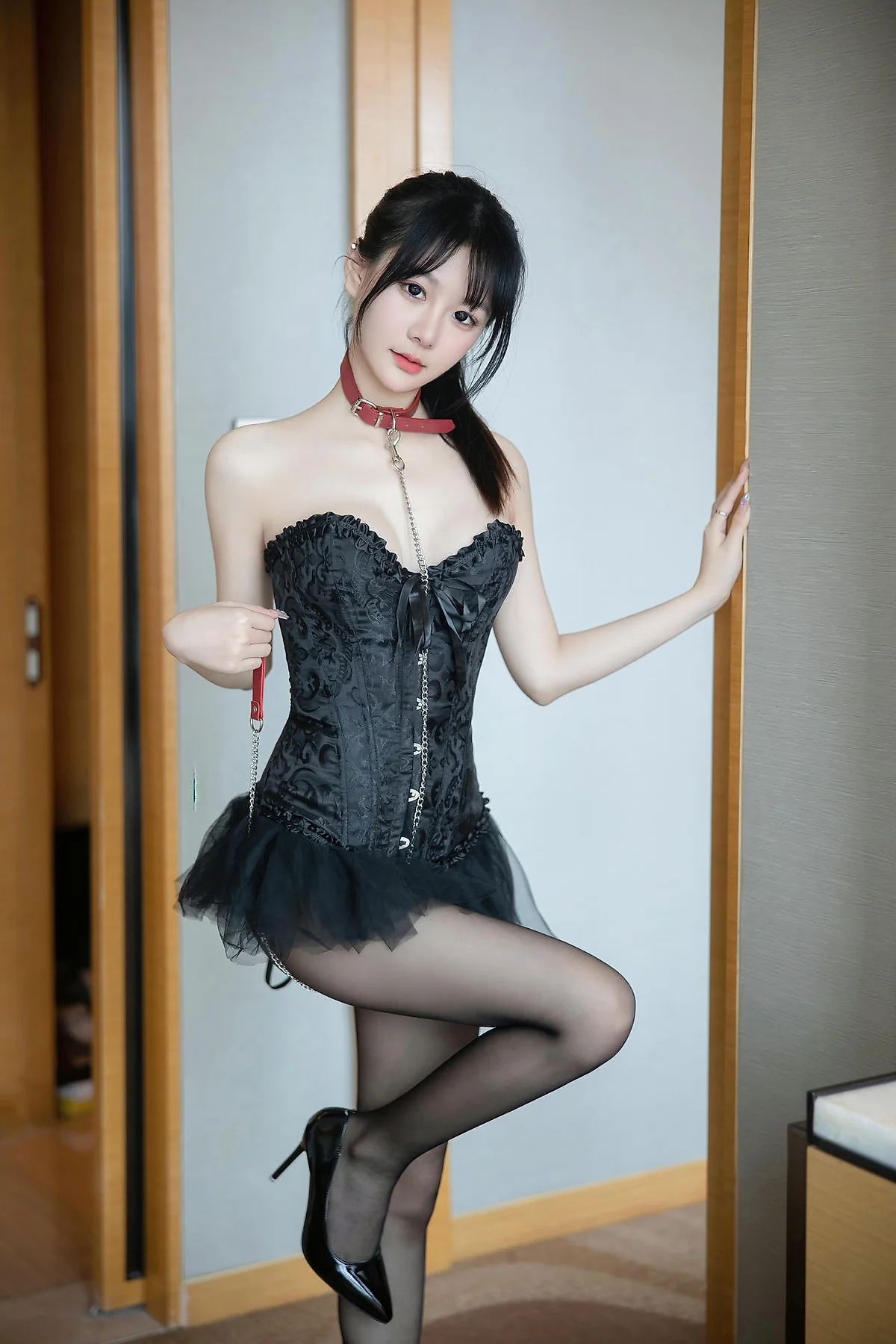 XiuRen 秀人 No.N337 谢小蒽黑丝香肩礼裙 - 7