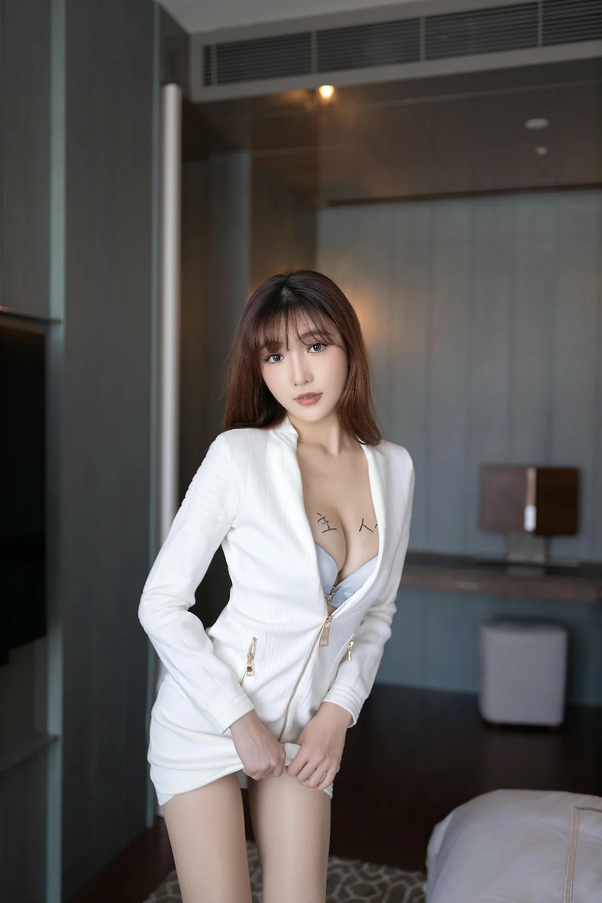 XiuRen 秀人 No.N341 鱼子酱Fish紧身爆乳翘臀 - 1