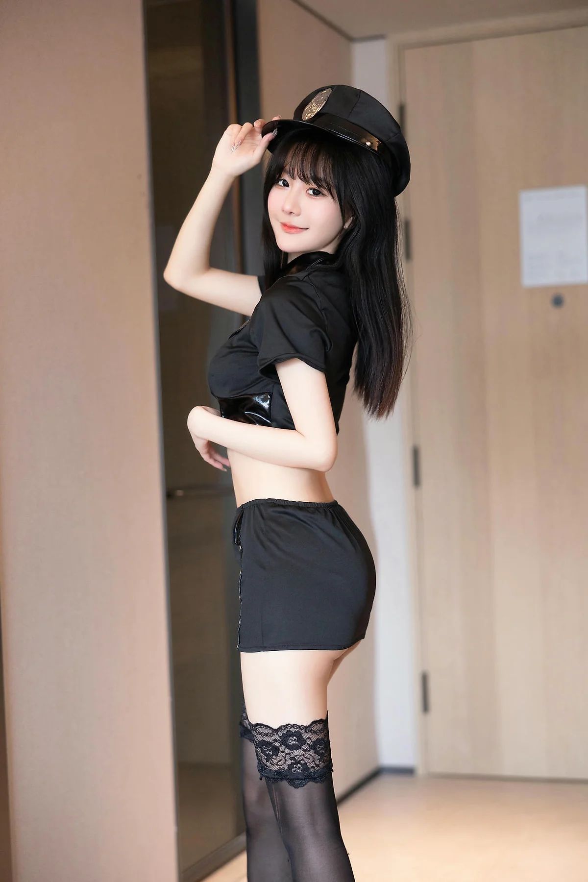 XiuRen 秀人 No.N350 谢小蒽制服性感女警 - 2