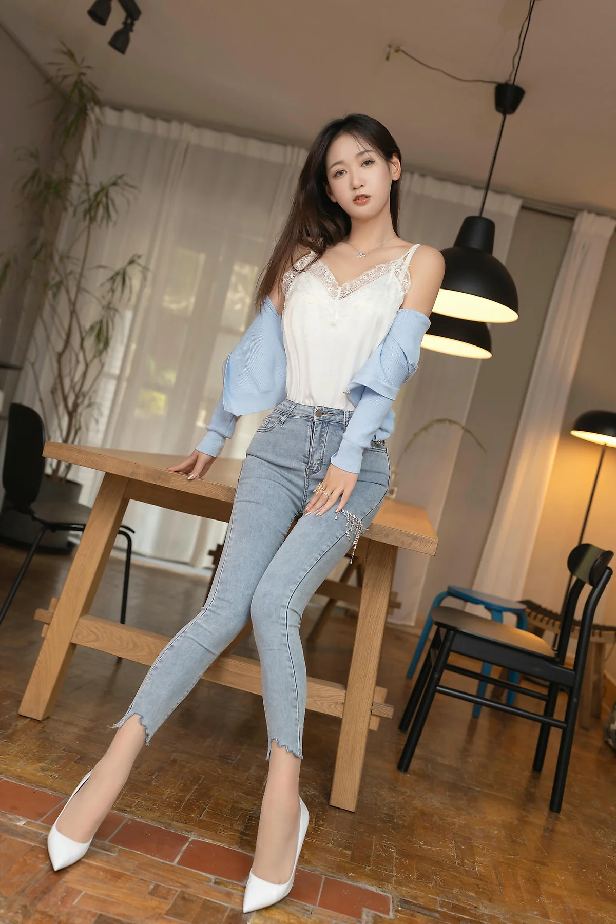 XiuRen 秀人 No.N353 唐安琪长腿牛仔裤女神写真 - 1