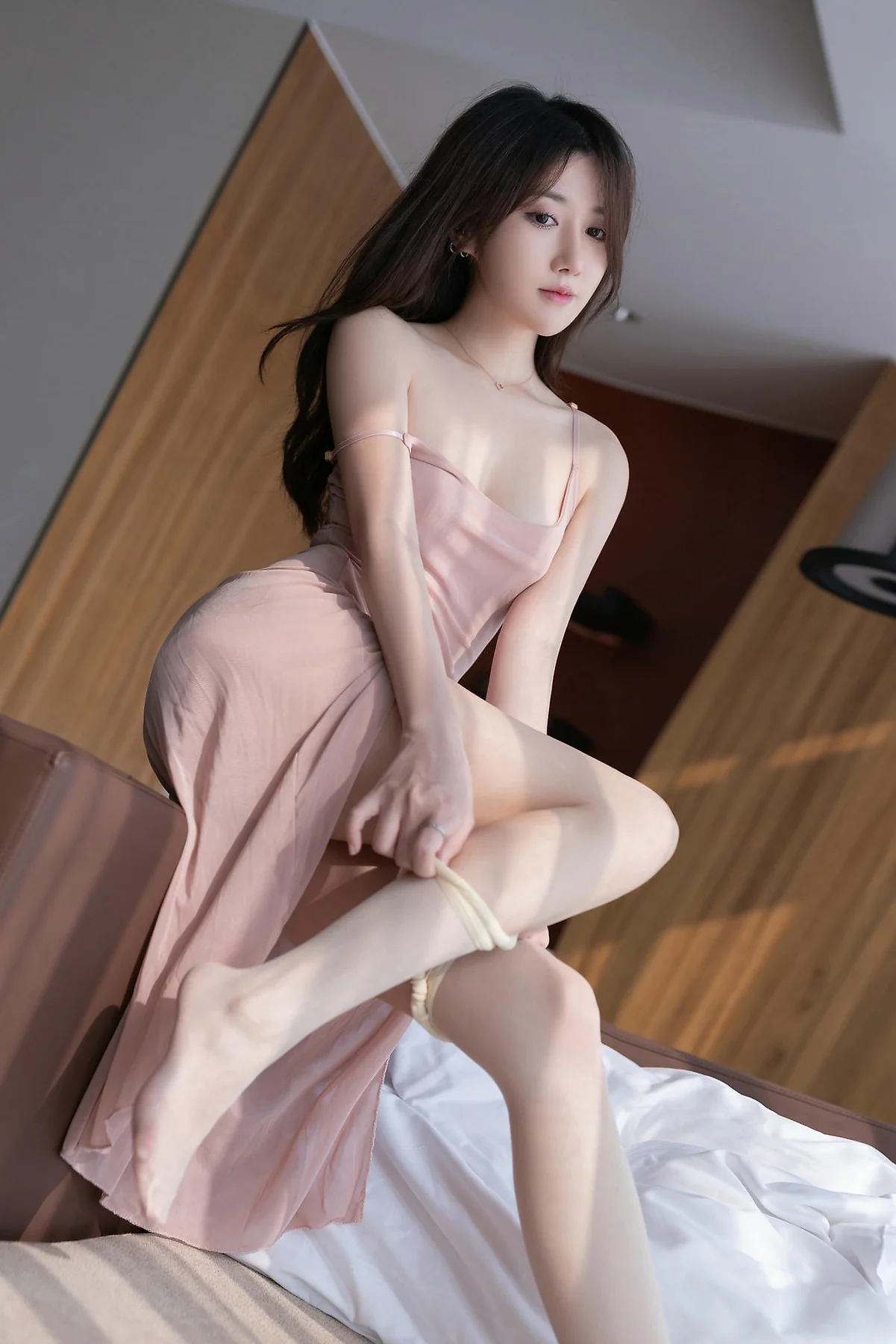 XiuRen 秀人 No.N356 鱼子酱Fish香肩粉肉色美裙 - 2