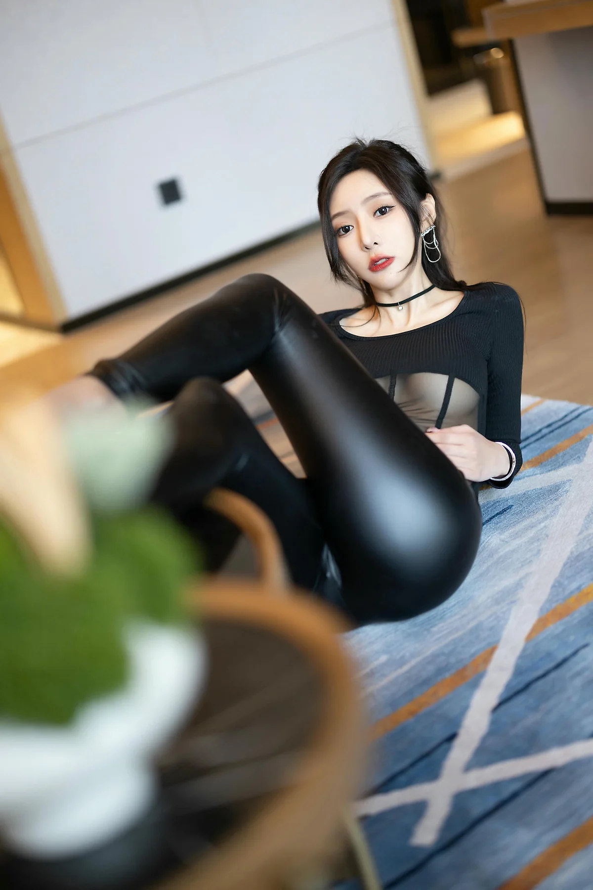 XiuRen 秀人 No.N357 王馨瑶黑色皮裤高跟 - 8