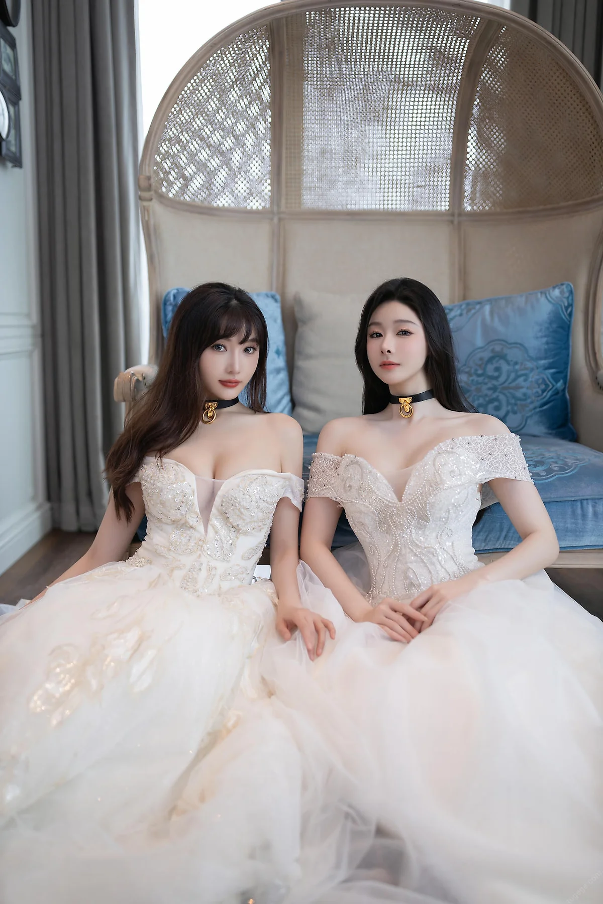 XiuRen 秀人 No.N360 陆萱萱&是小逗逗双人写真婚纱主题 - 7