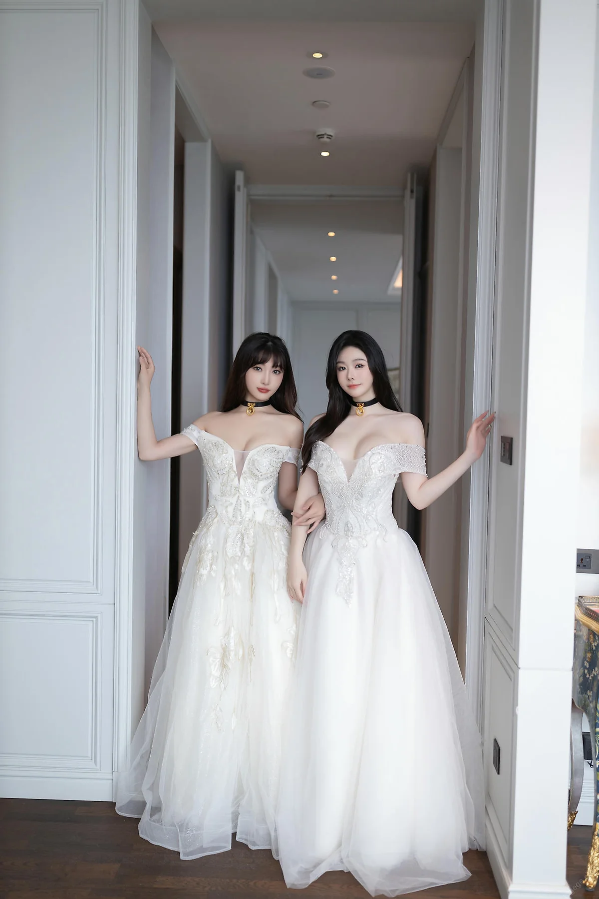 XiuRen 秀人 No.N360 陆萱萱&是小逗逗双人写真婚纱主题 - 10