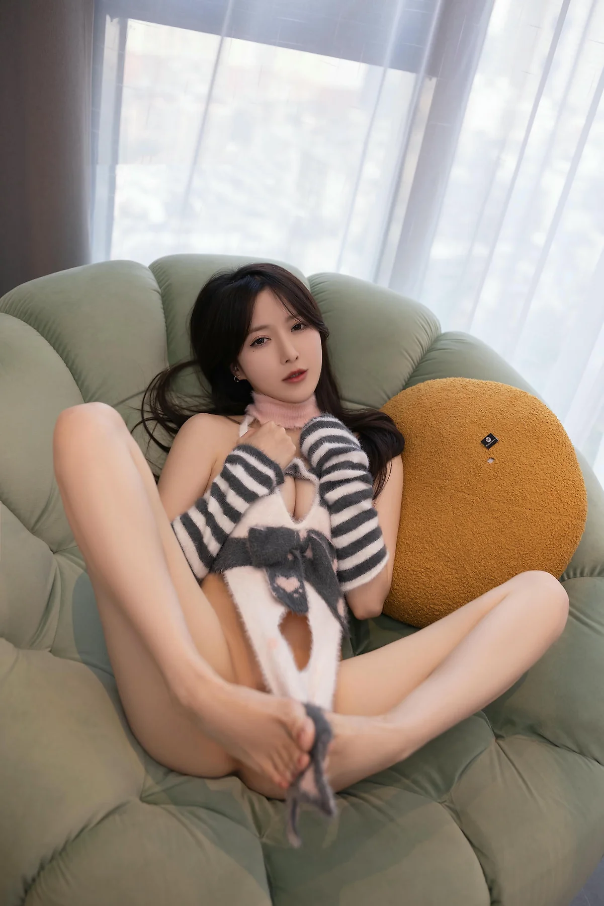XiuRen 秀人 No.N364 鱼子酱Fish美腿牛仔短裤女神 - 4