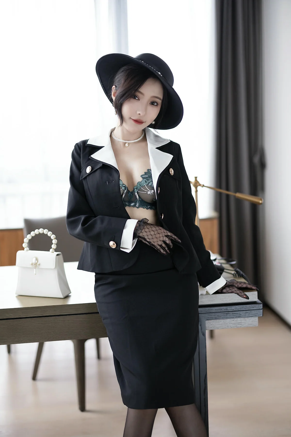 XiuRen 秀人 No.N366 王馨瑶复古黑丝西装ol - 3
