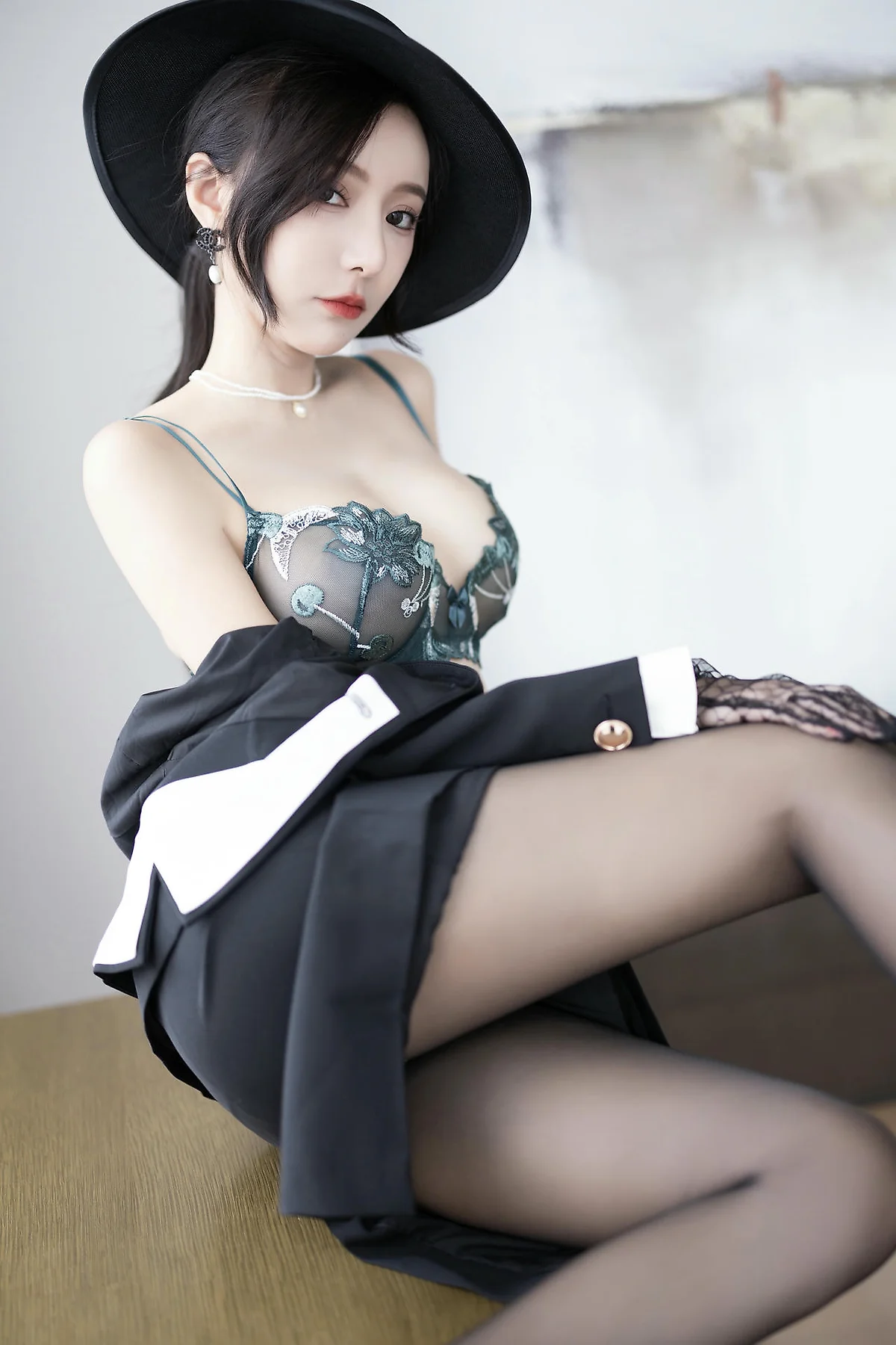 XiuRen 秀人 No.N366 王馨瑶复古黑丝西装ol - 3