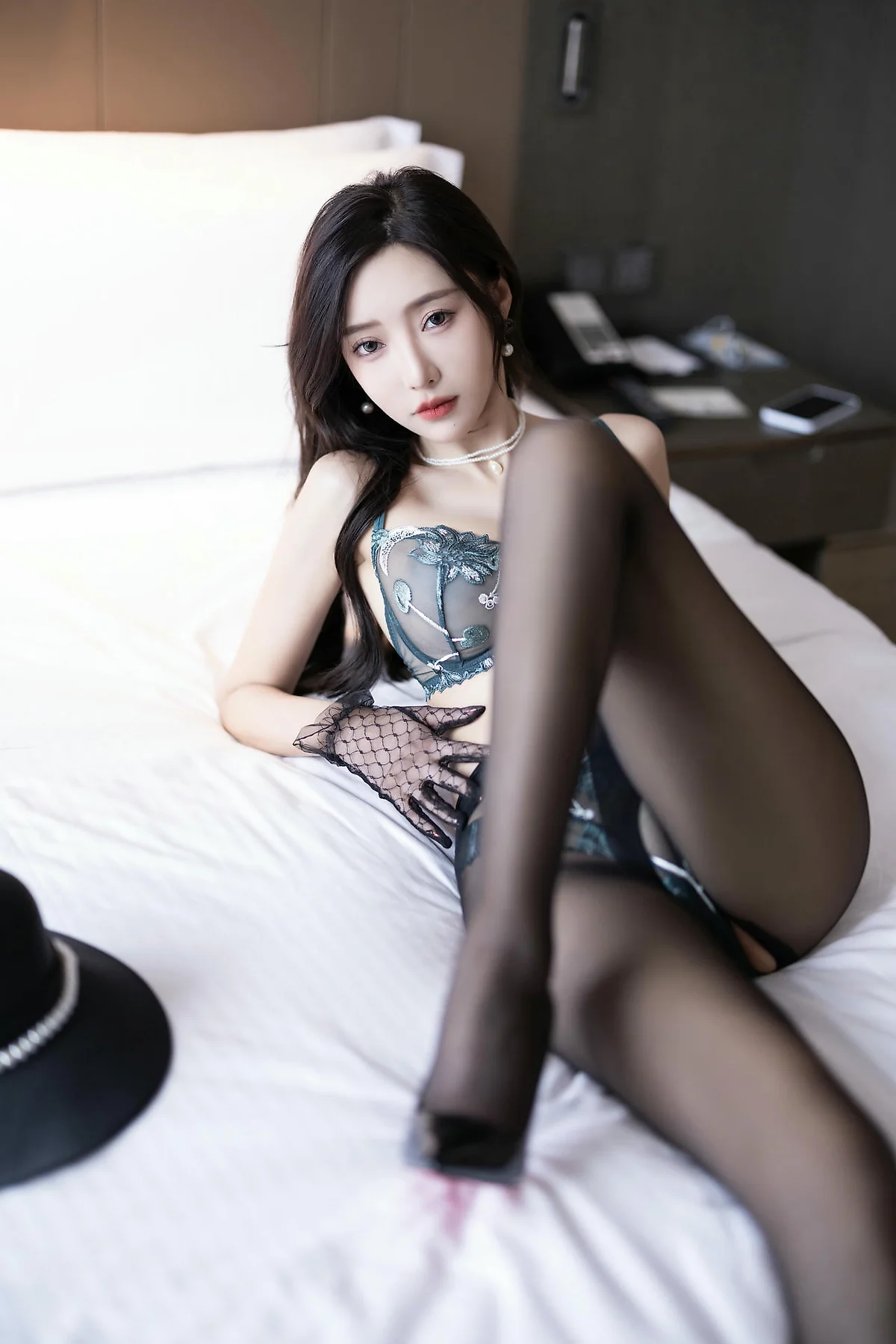 XiuRen 秀人 No.N366 王馨瑶复古黑丝西装ol - 5