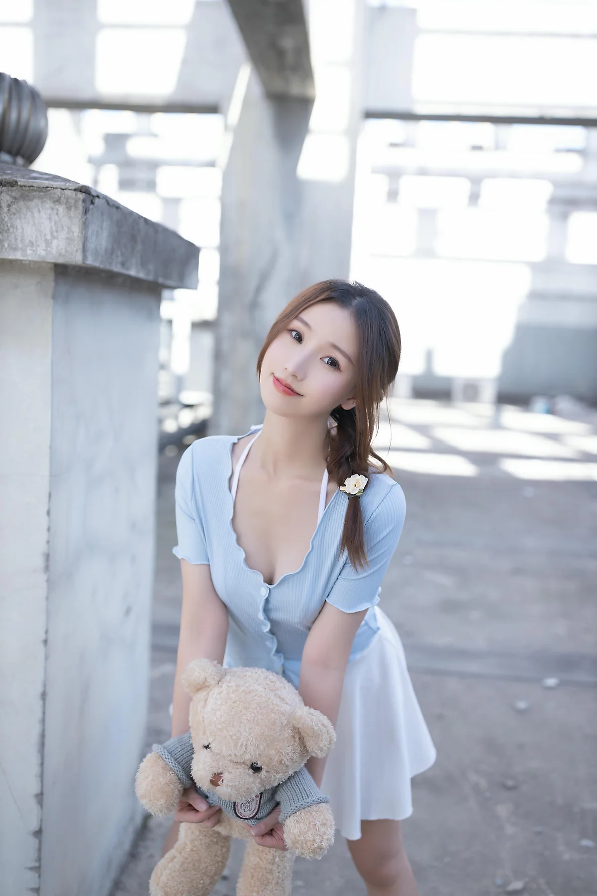XiuRen 秀人 No.N378 杏子白色短裙天台写真 - 9