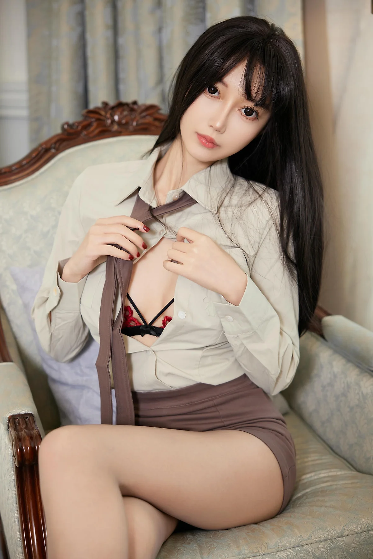 XiuRen 秀人 No.N386 玥儿玥长腿短裙写真 - 1