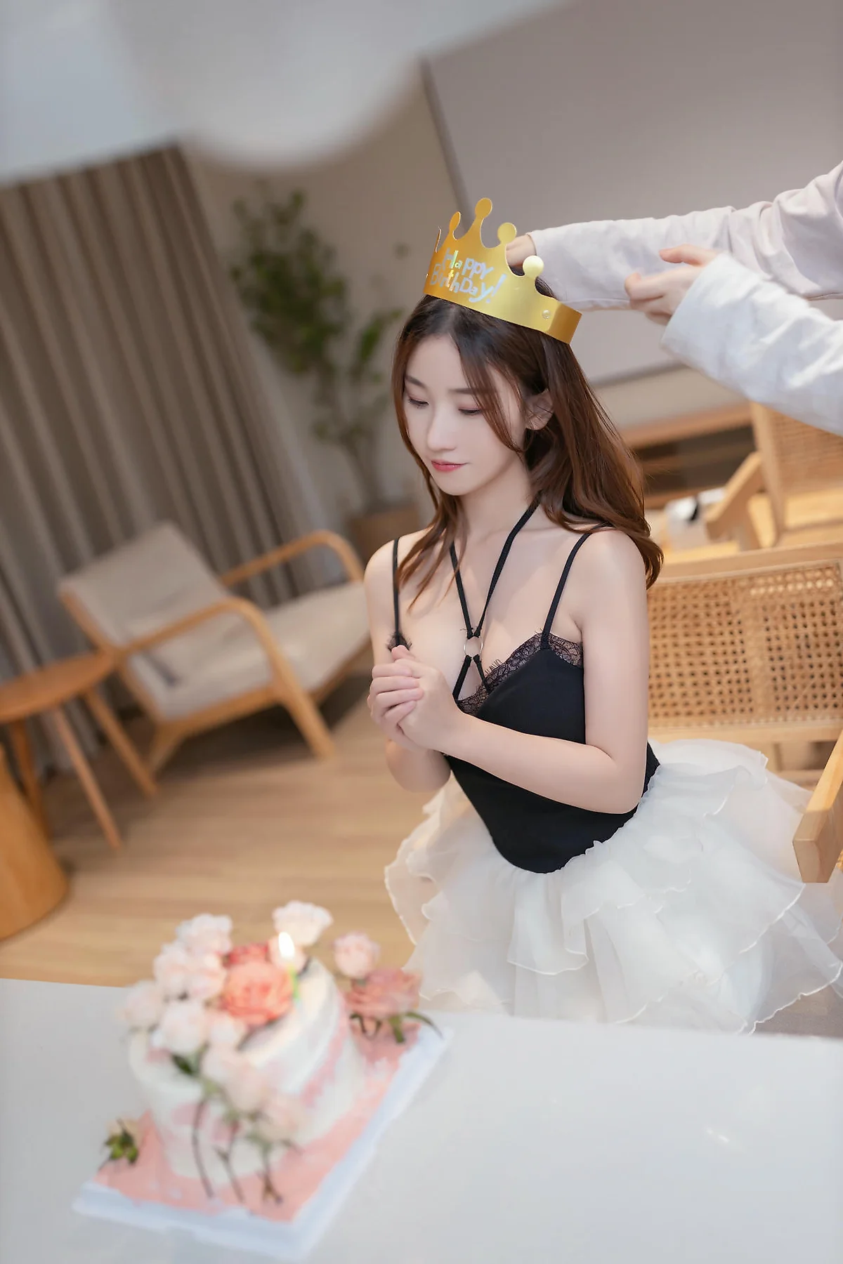 XiuRen 秀人 No.N388 杏子生日party主题写真 - 8