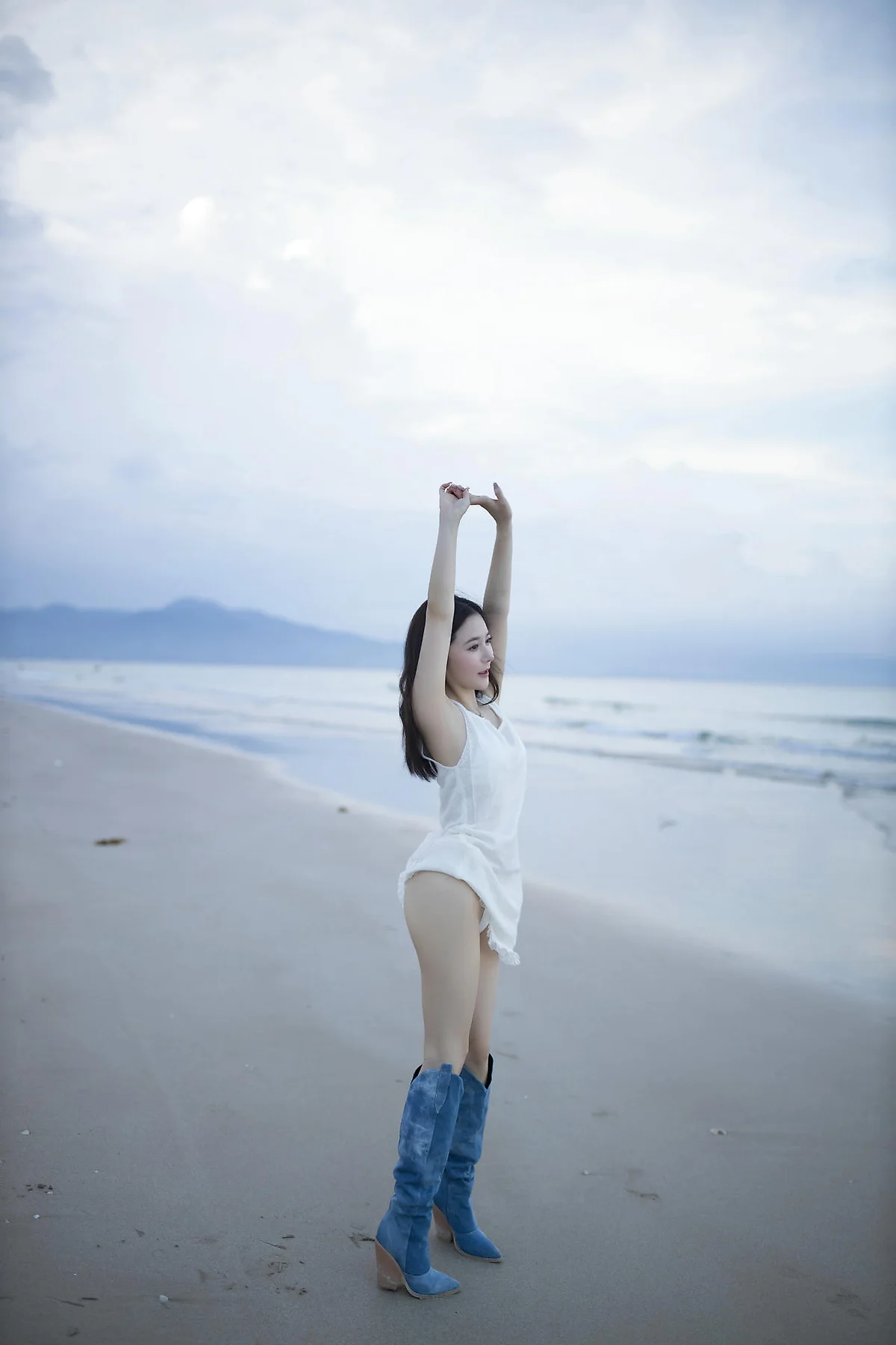 XiuRen 秀人 No.N390 鱼子酱Fish沙滩白色比基尼写真 - 5
