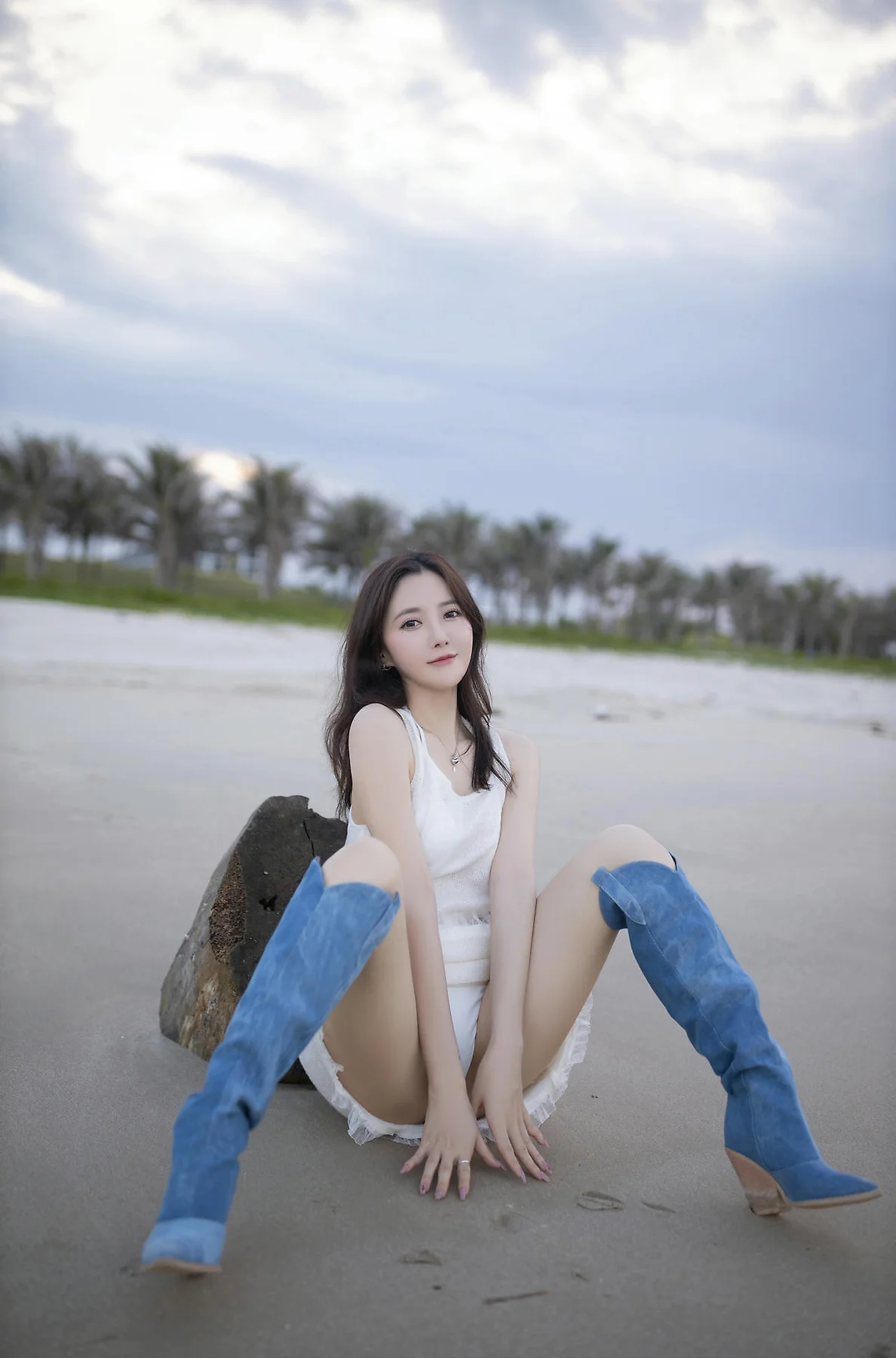 XiuRen 秀人 No.N390 鱼子酱Fish沙滩白色比基尼写真 - 10