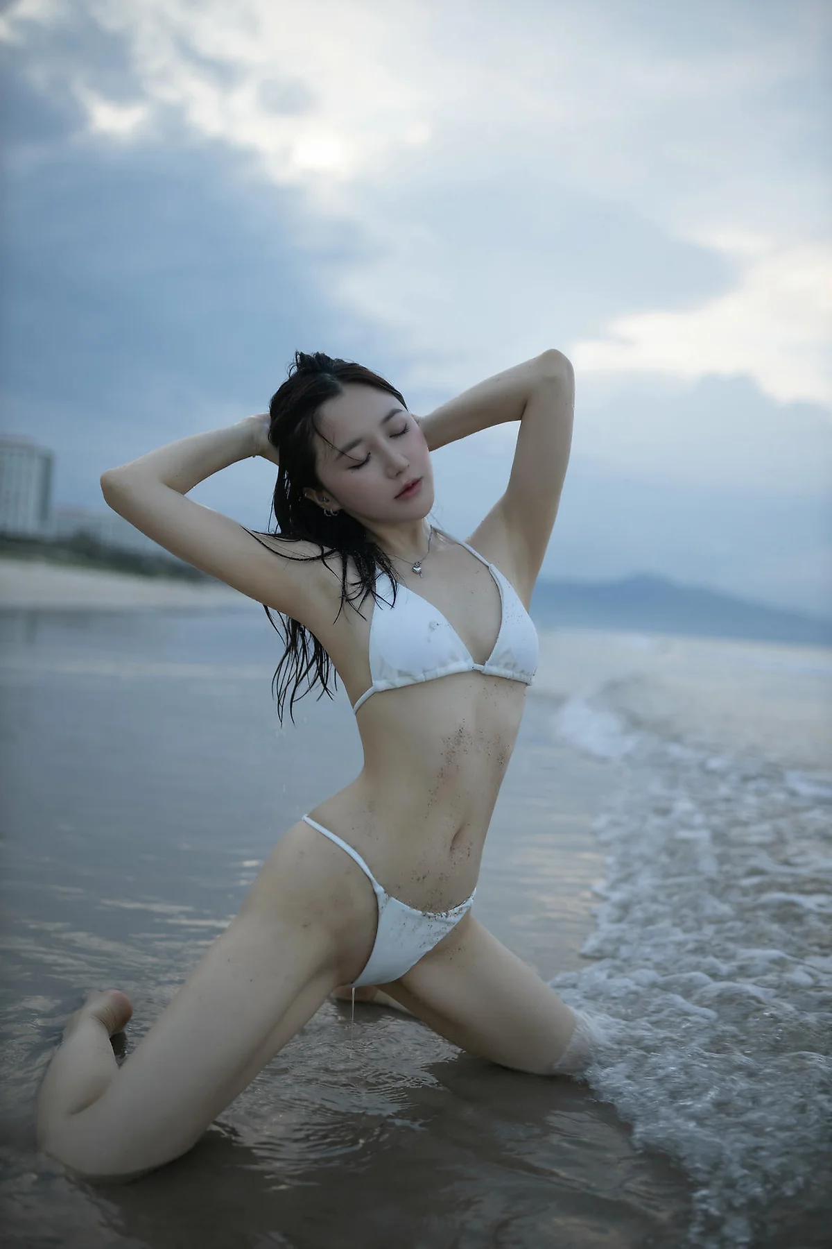 XiuRen 秀人 No.N390 鱼子酱Fish沙滩白色比基尼写真 - 3