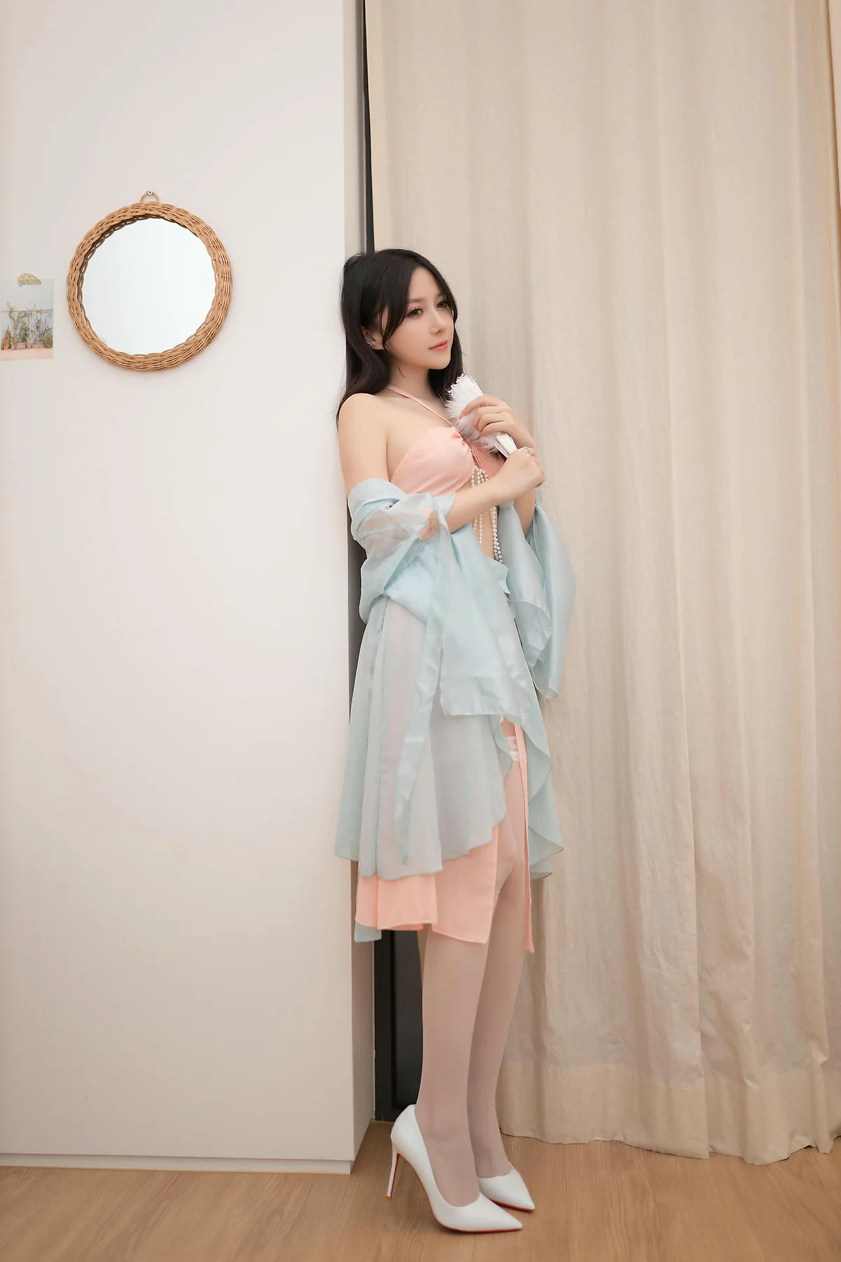 XiuRen 秀人 No.N399 鱼子酱Fish古风写真玉背美腿写真 - 8