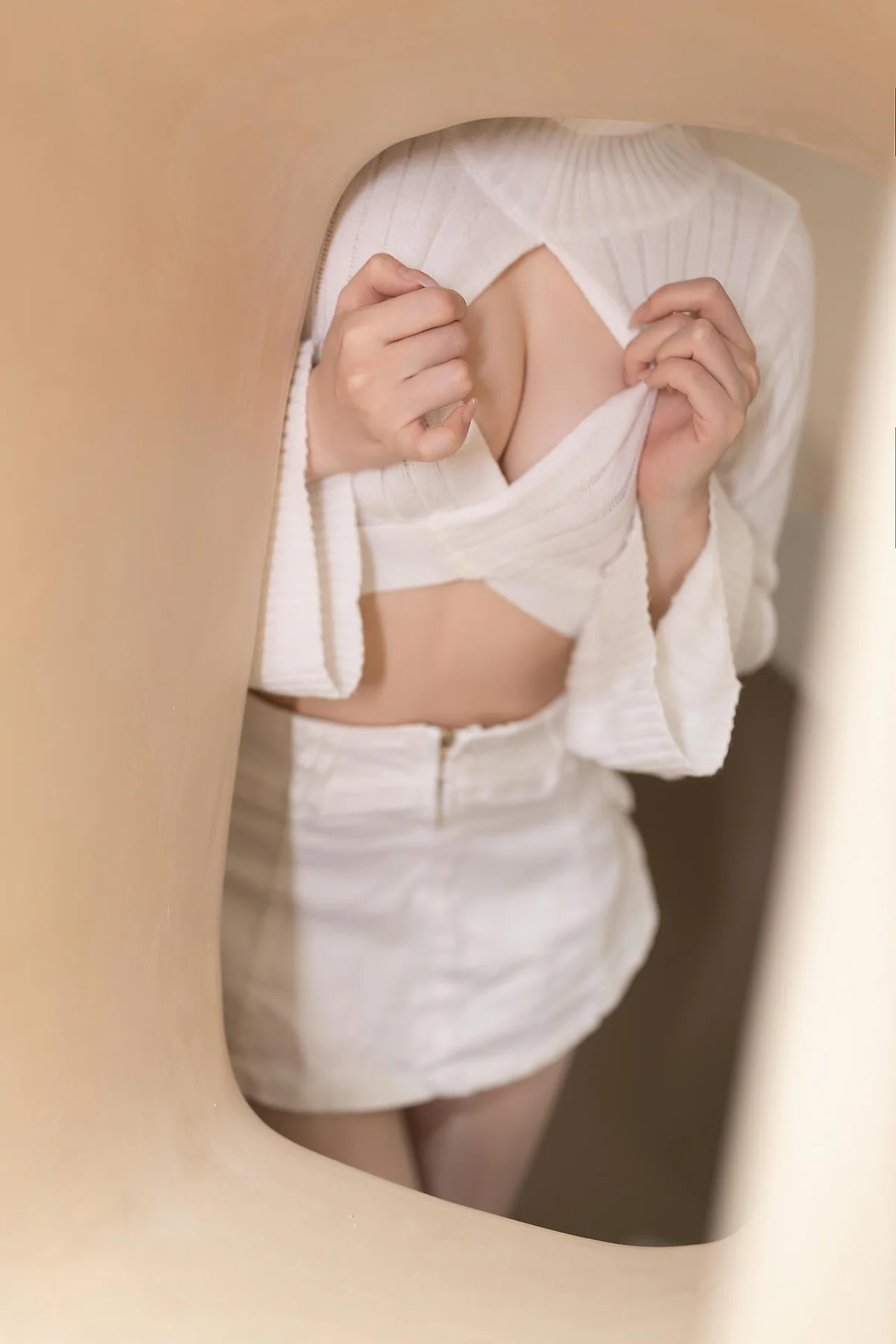 XiuRen 秀人 No.N404 鱼子酱Fish爆乳短裙白丝写真 - 3