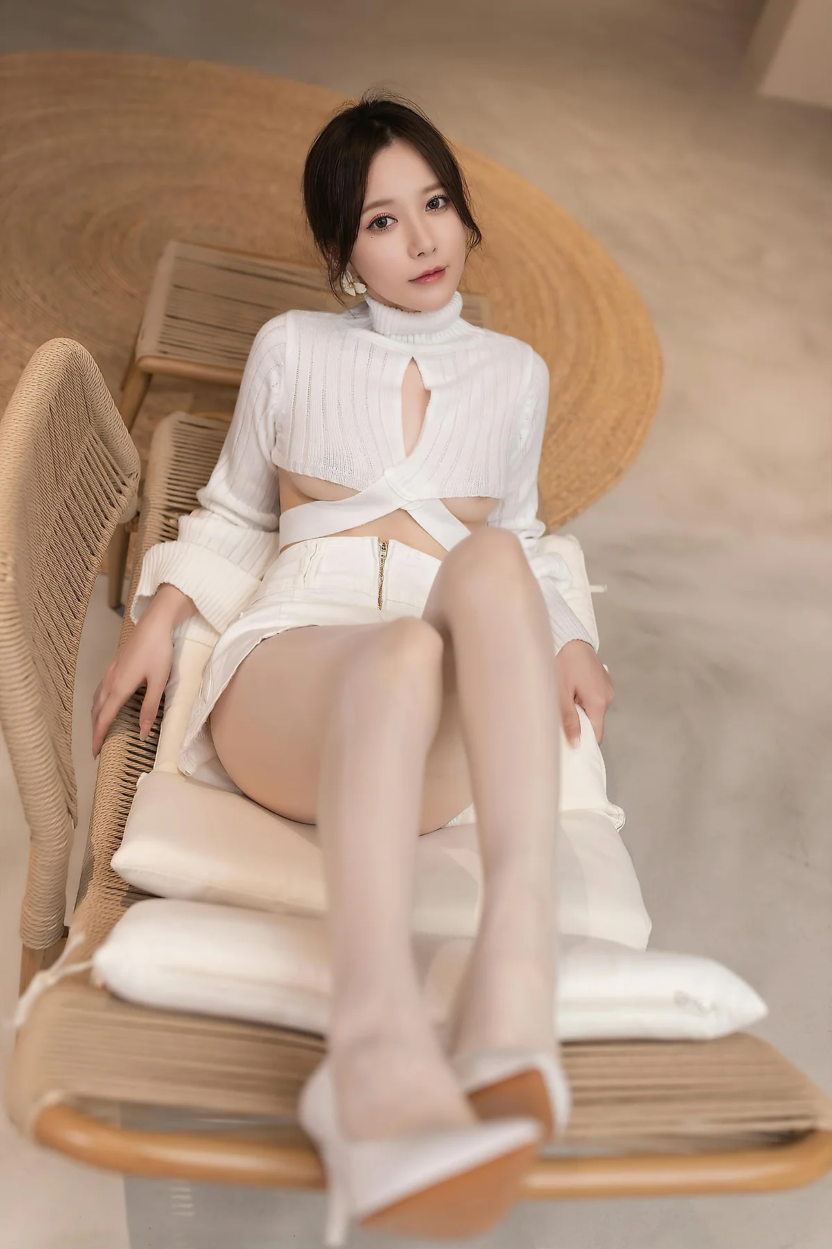 XiuRen 秀人 No.N404 鱼子酱Fish爆乳短裙白丝写真 - 3