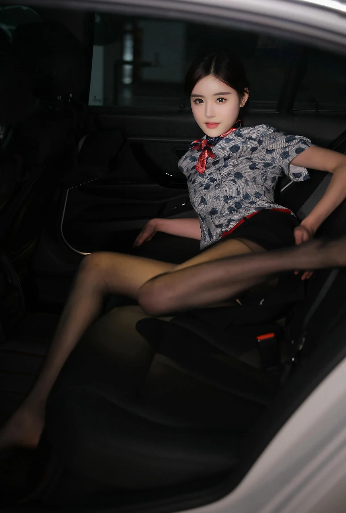 XiuRen 秀人 No.N410 晚苏susu性感空姐制服丝袜 - 5