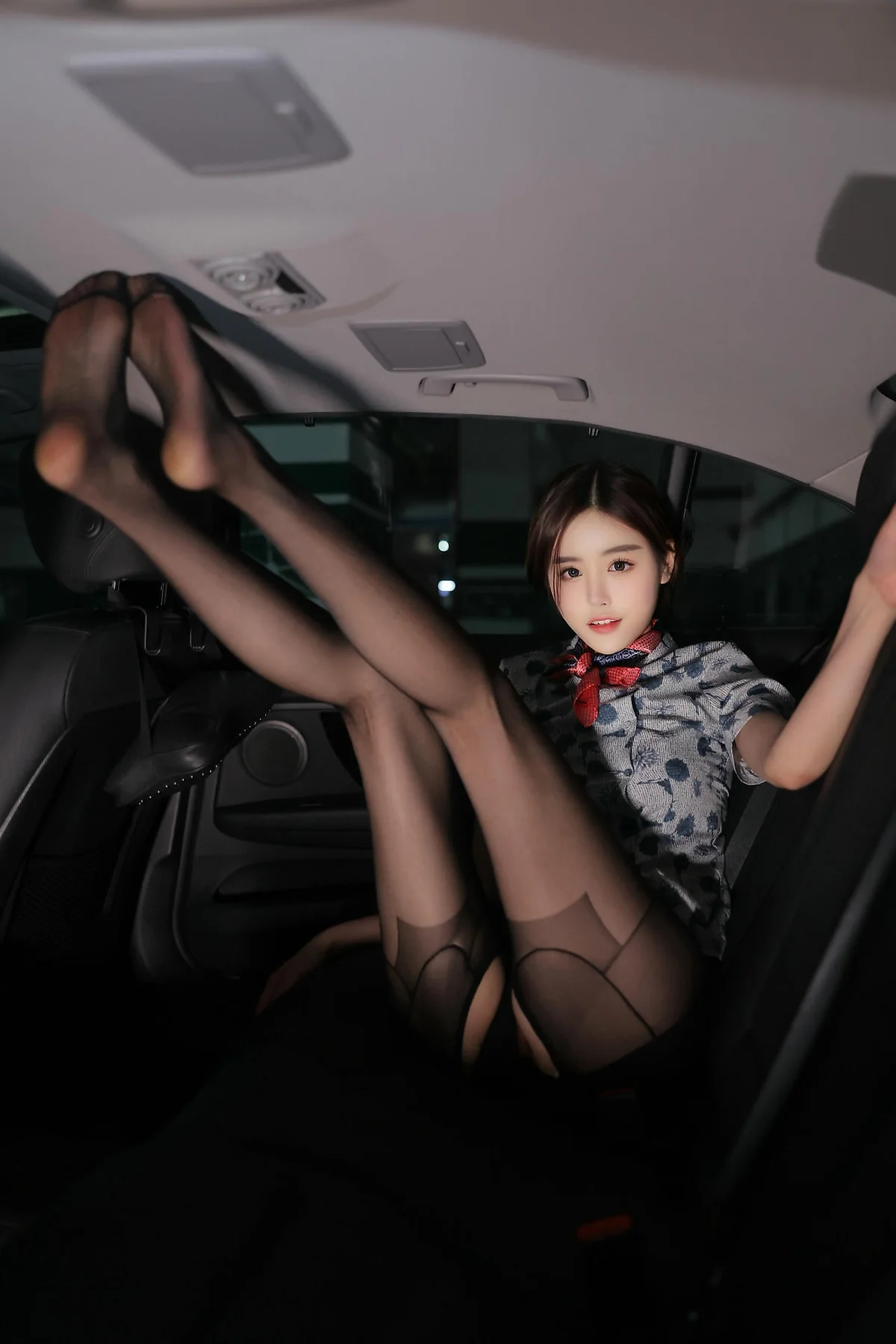 XiuRen 秀人 No.N410 晚苏susu性感空姐制服丝袜 - 2