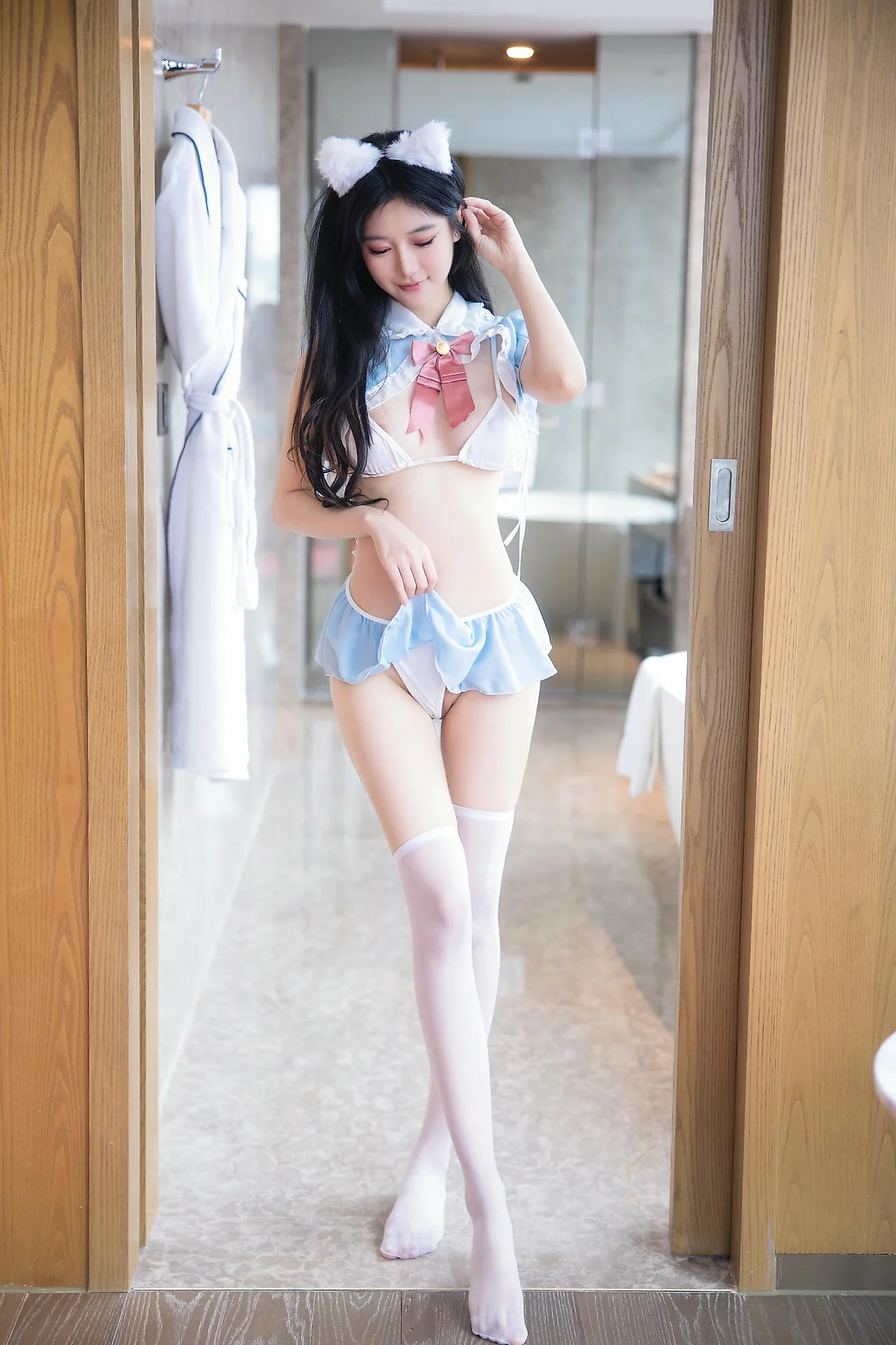 XiuRen 秀人 No.N454 谢小蒽白丝超短裙cos - 2