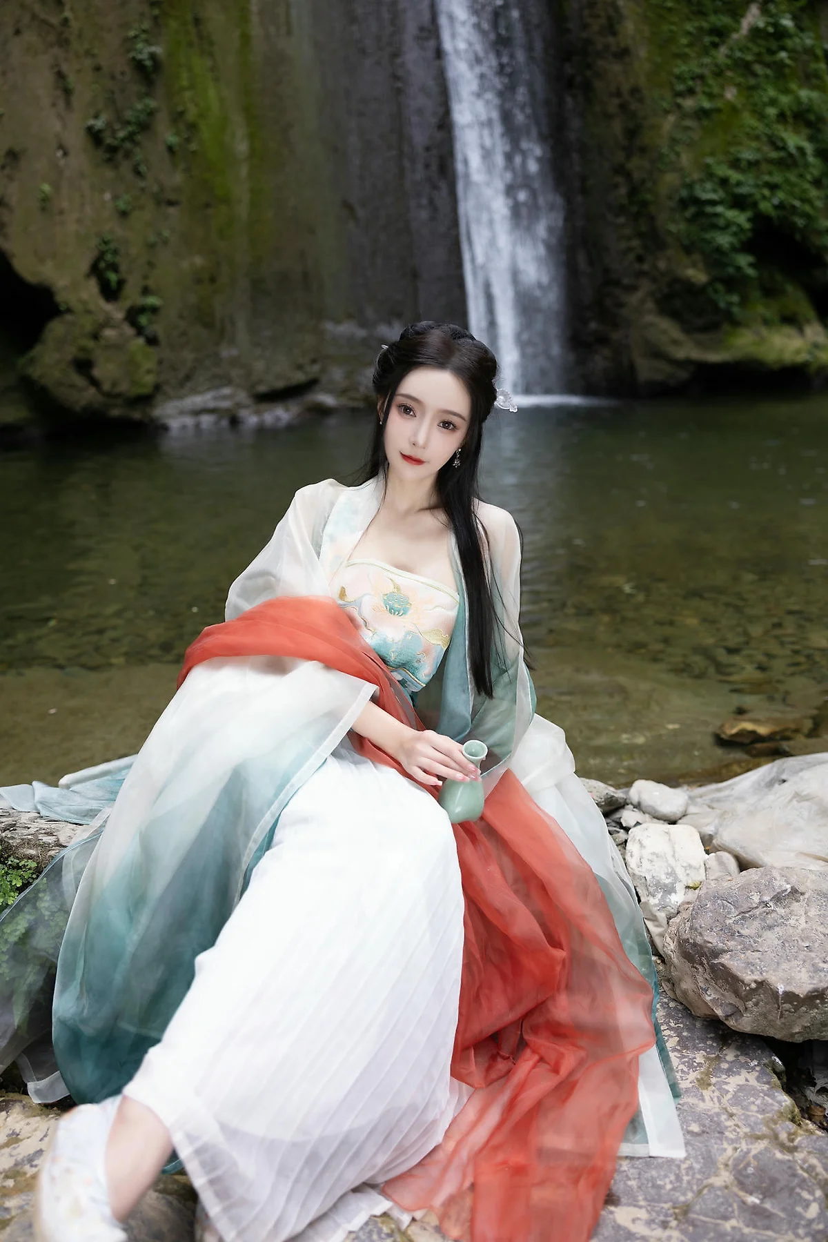 XiuRen 秀人 No.N473 王馨瑶古装瀑布主题写真 - 2
