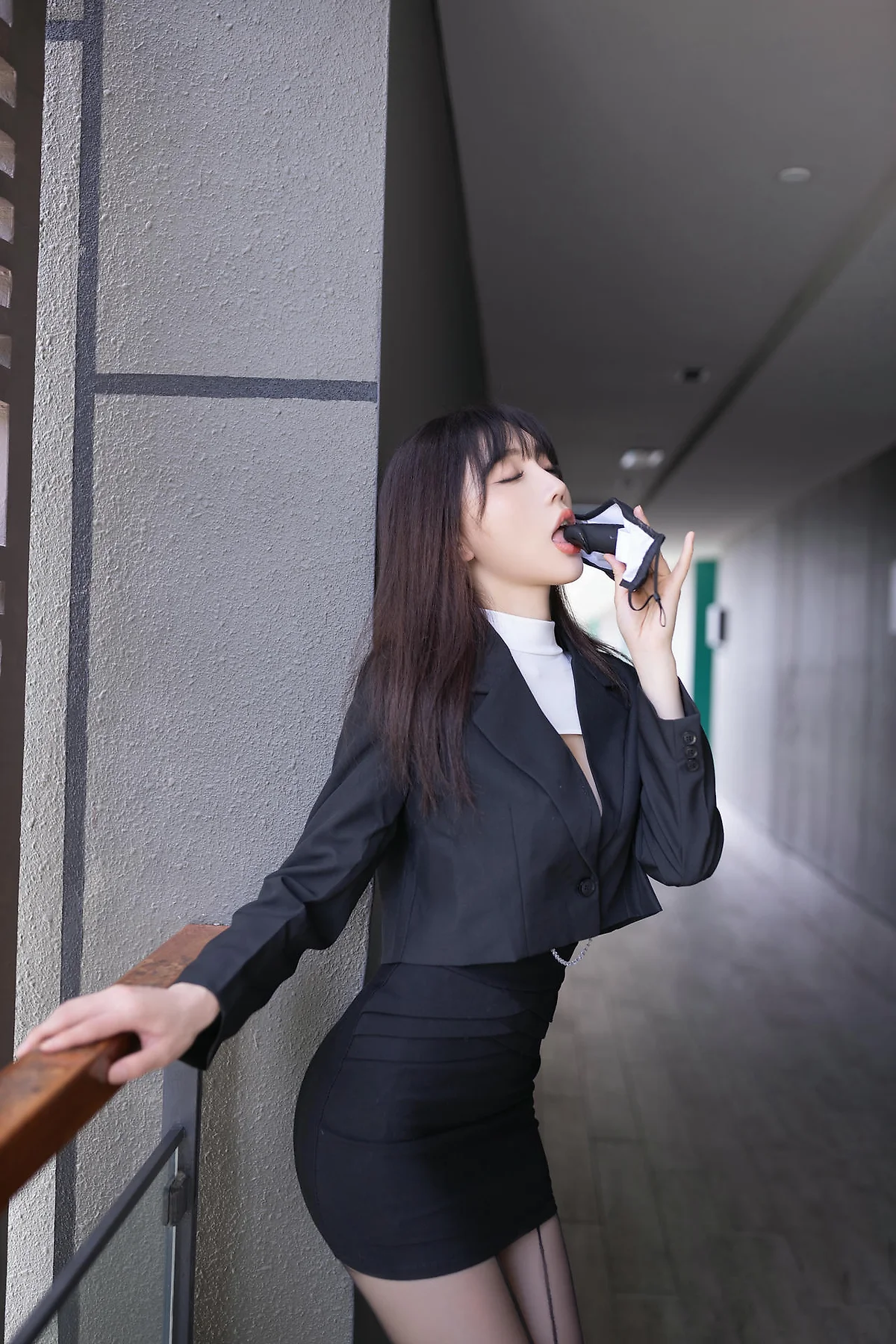 XiuRen 秀人 No.N478 陆萱萱黑丝吊袜乳贴爆乳 - 3
