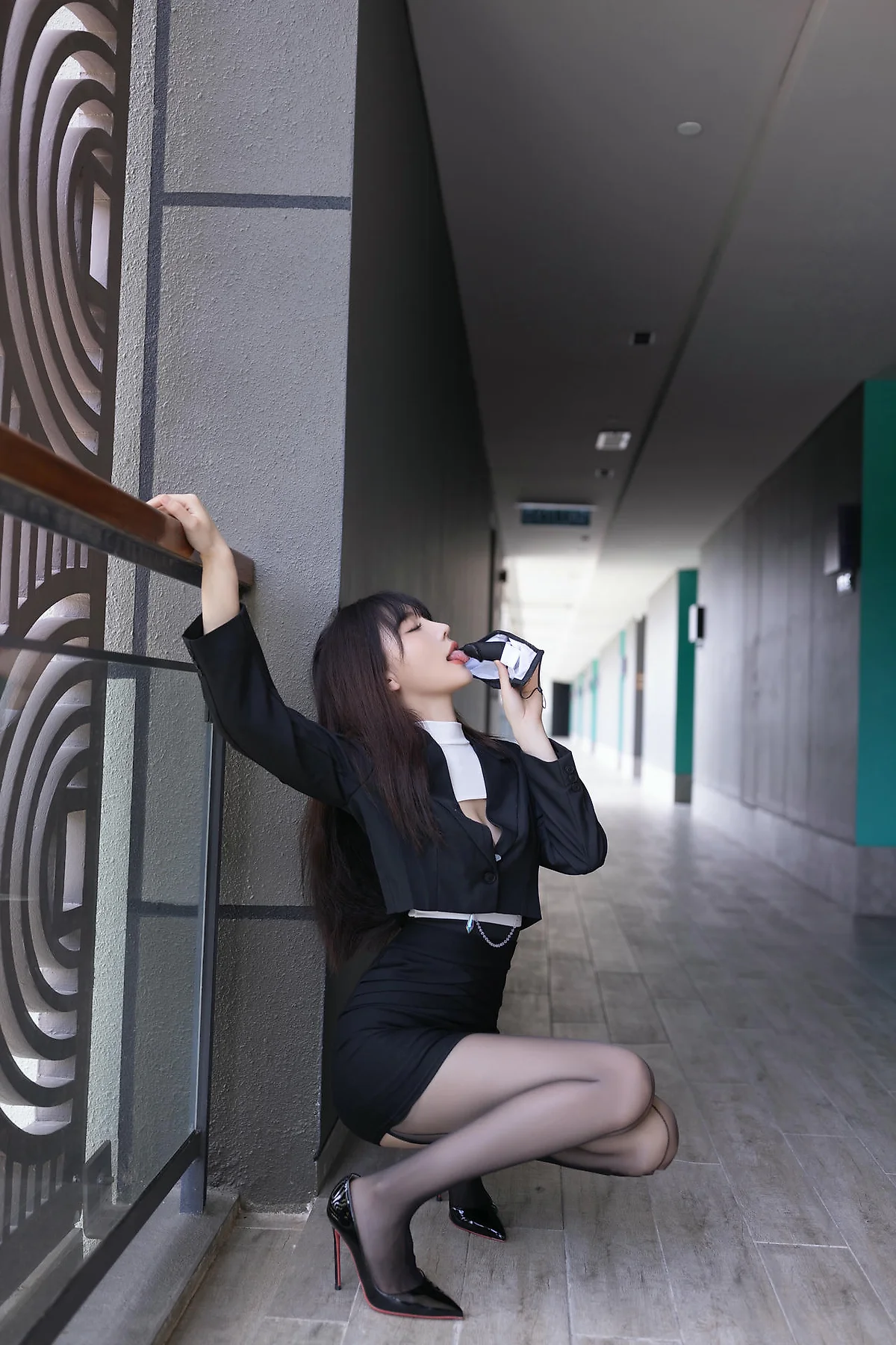 XiuRen 秀人 No.N478 陆萱萱黑丝吊袜乳贴爆乳 - 4