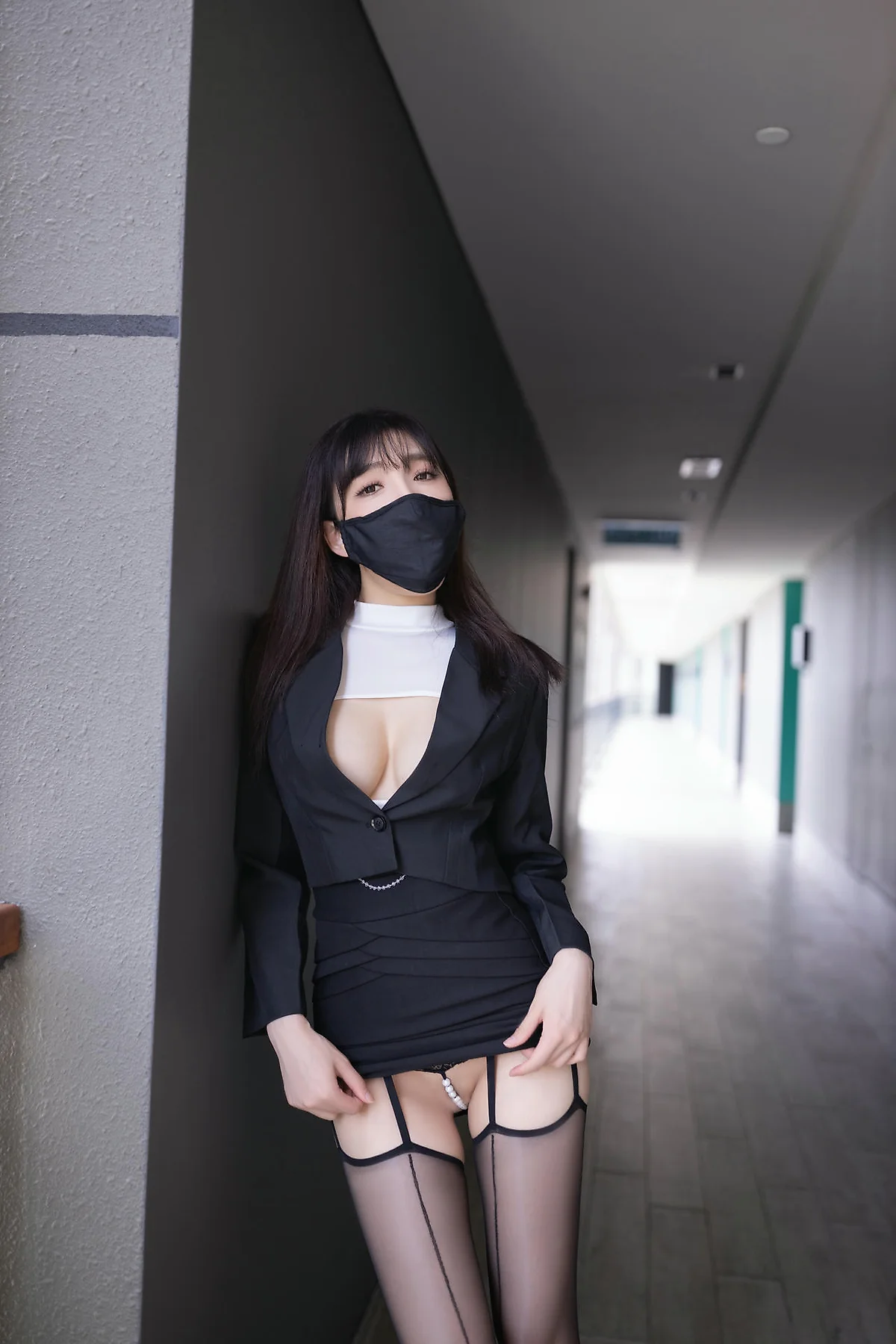XiuRen 秀人 No.N478 陆萱萱黑丝吊袜乳贴爆乳 - 10