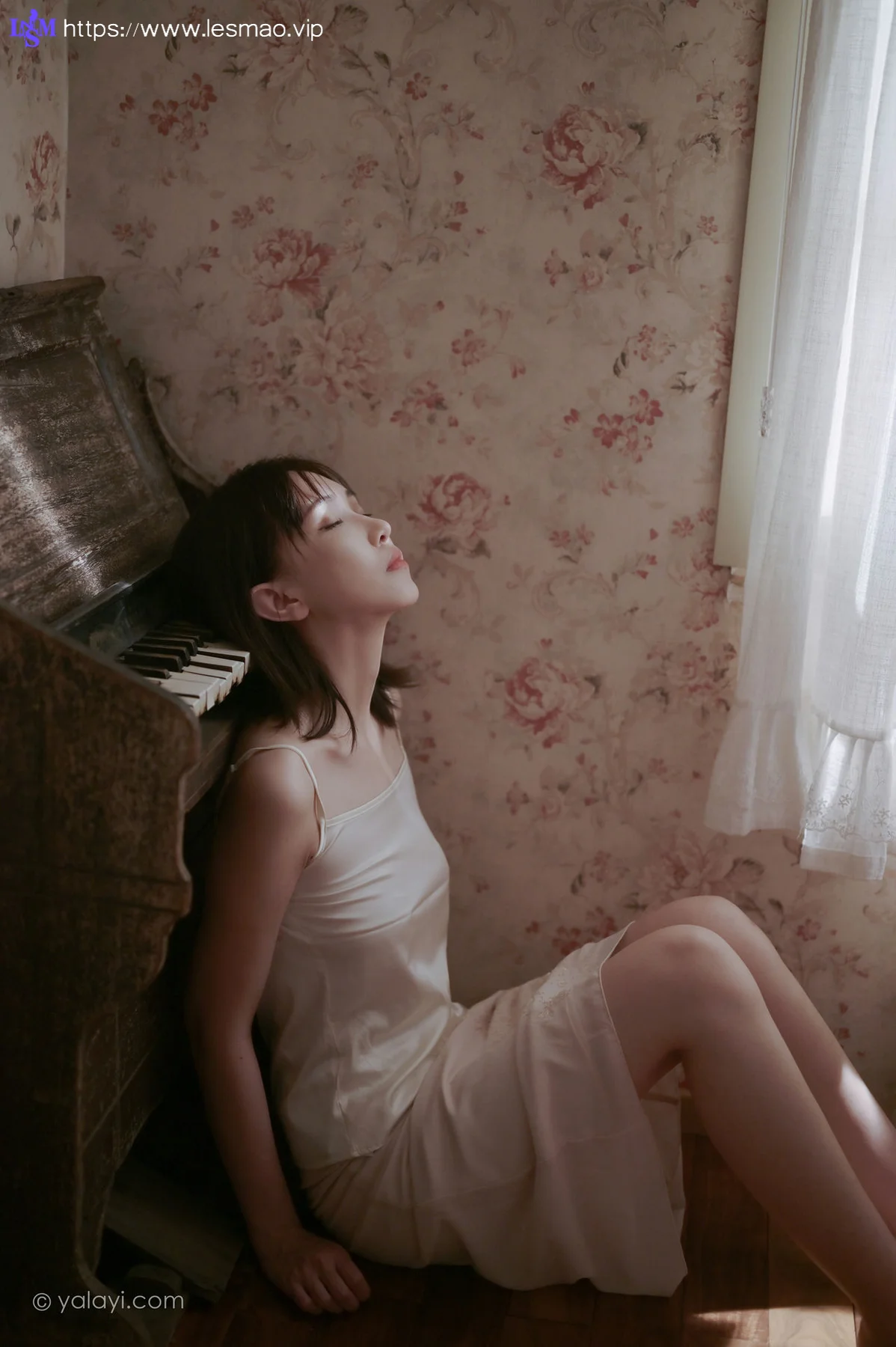 YALAYI 雅拉伊 Vol.695     妍妍《孤独患者》 - 2