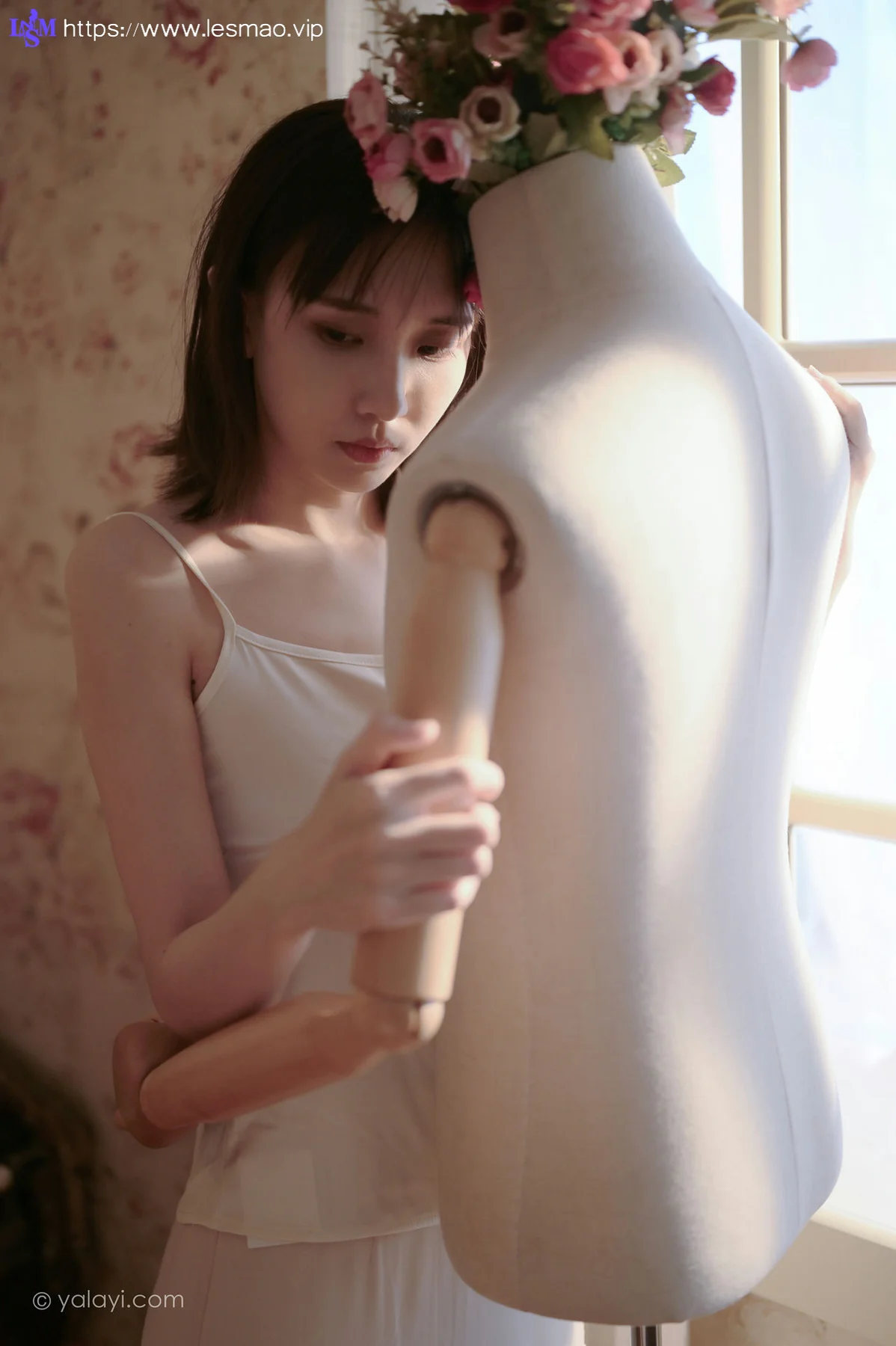 YALAYI 雅拉伊 Vol.695     妍妍《孤独患者》 - 2