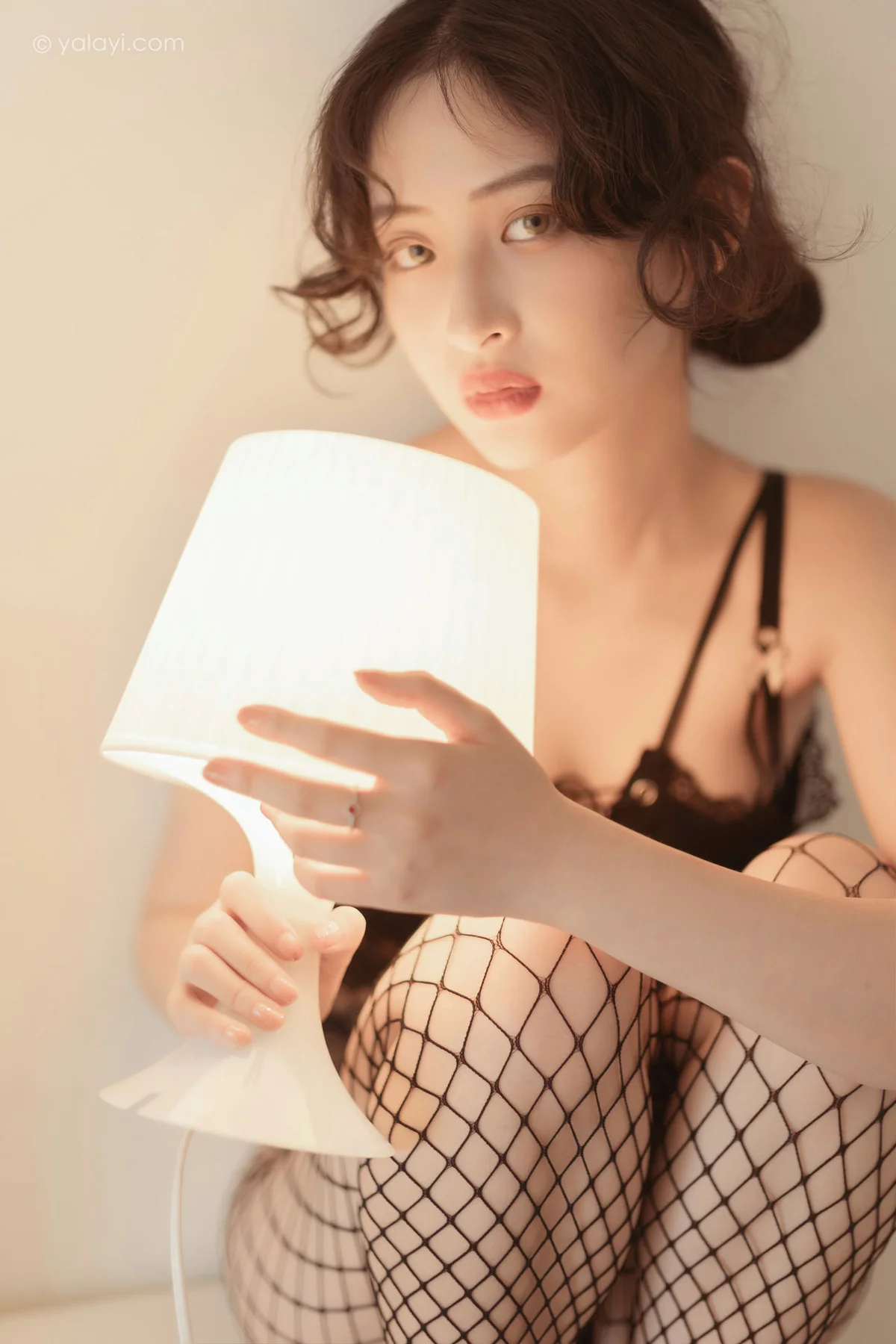 YALAYI 雅拉伊 Vol.786    京京 在窗边 - 10